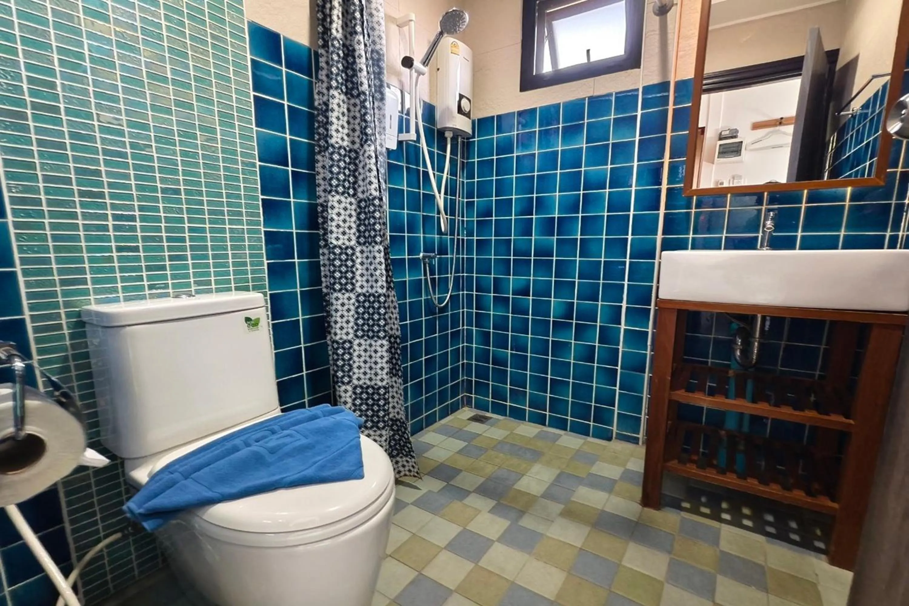 Bathroom in Lilliput Riverside Bangkachao