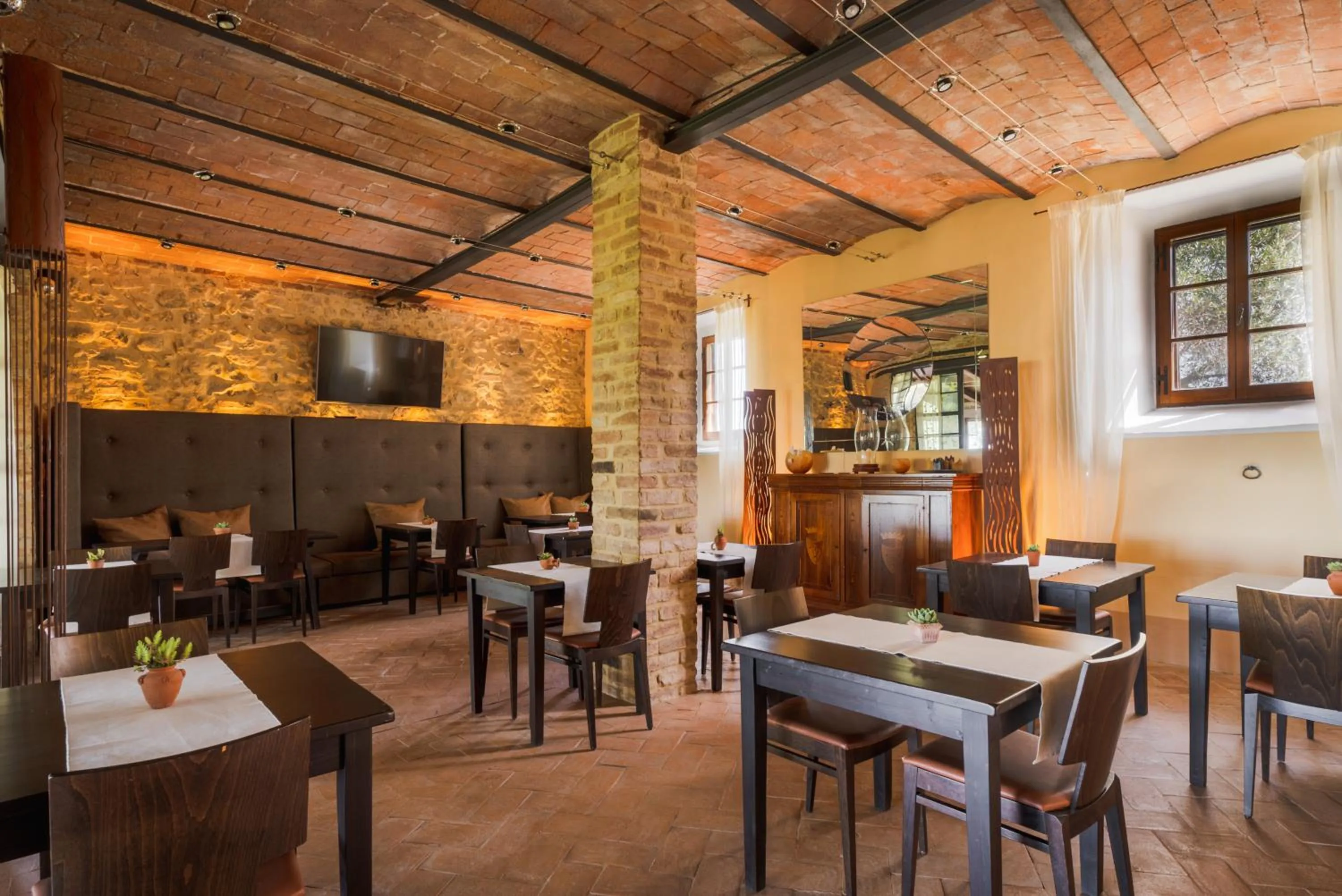 Restaurant/places to eat in Tenuta Fattoria Vecchia