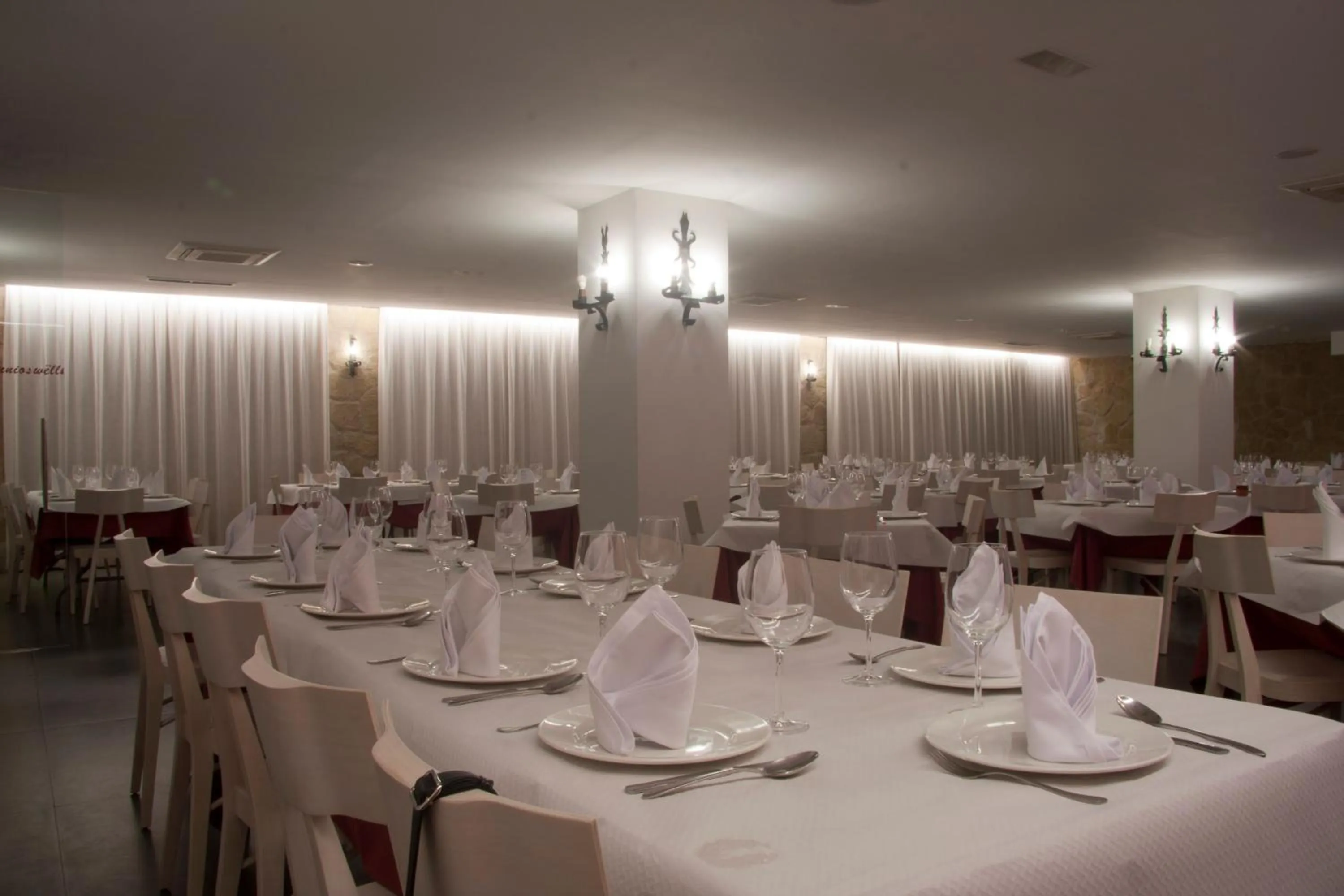 Restaurant/places to eat in Hotel Jatorrena