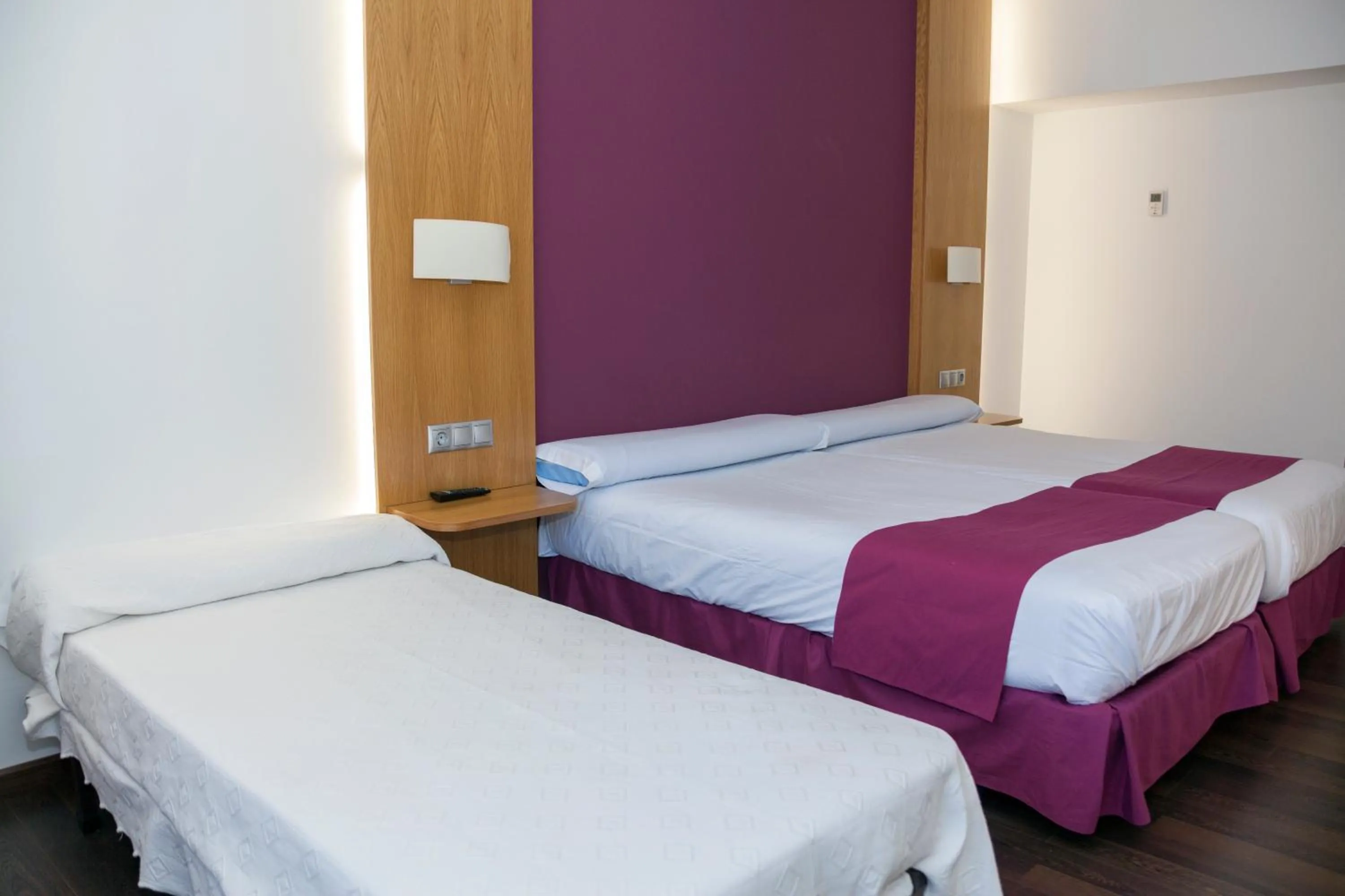 Bedroom, Bed in Hotel Jatorrena