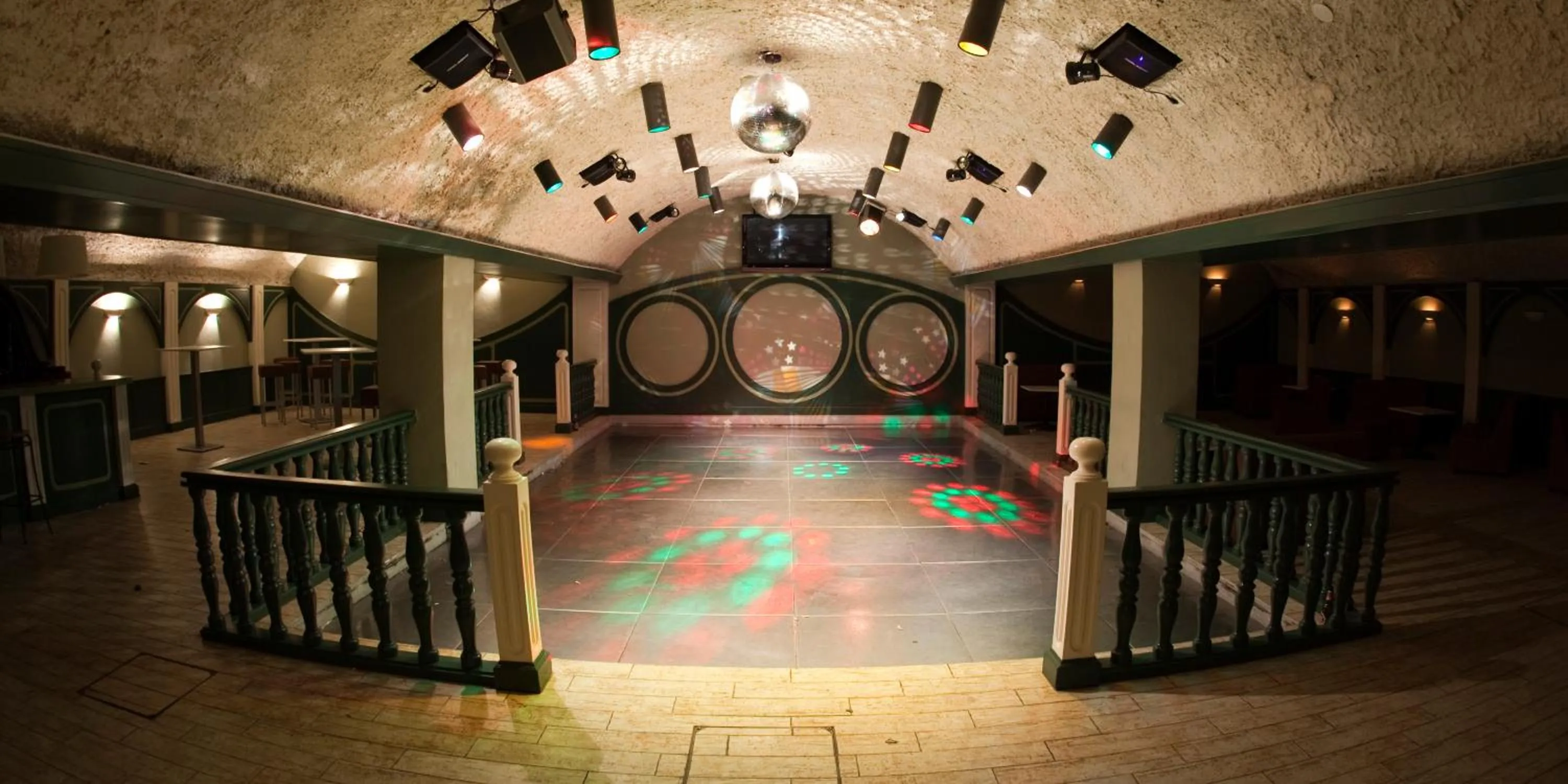 Nightclub / DJ in Hotel Jatorrena