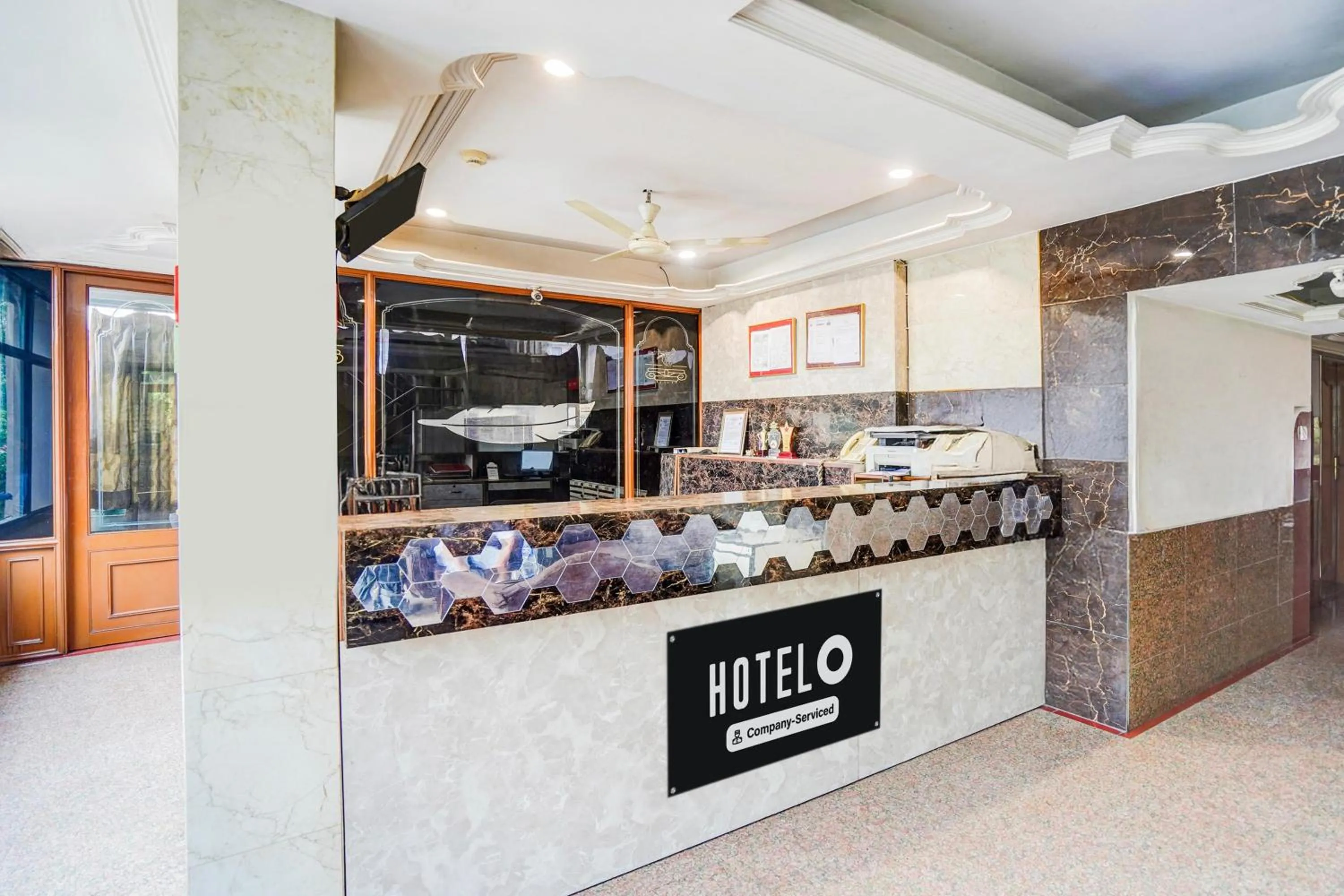 Lobby or reception in Super Hotel O Jamalpur Ahmedabad Formerly Hotel Peace