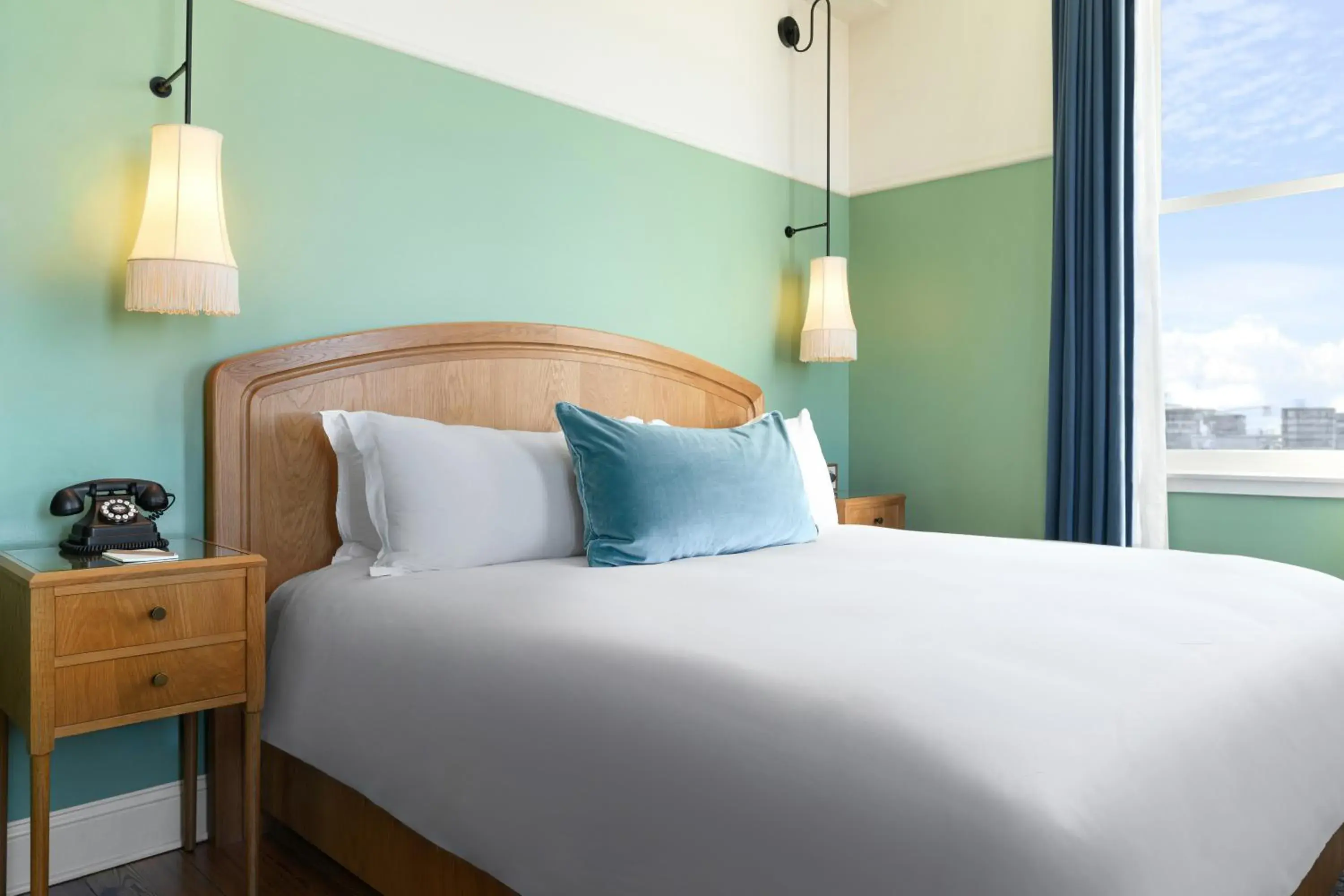 Junior King Suite with Seating Area in The Drayton Hotel Savannah, Curio Collection by Hilton Junior King Suite with Seating Area in The Drayton Hotel Savannah, Curio Collection by Hilton