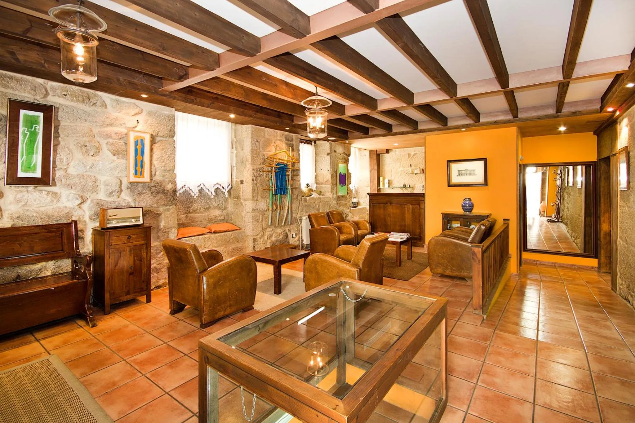 Communal lounge/ TV room in Hotel O Portelo Rural