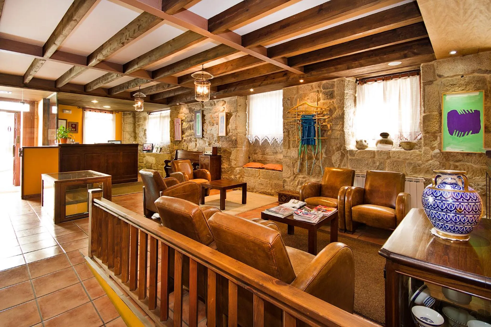 Communal lounge/ TV room in Hotel O Portelo Rural