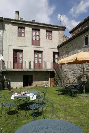 Property building in Hotel O Portelo Rural