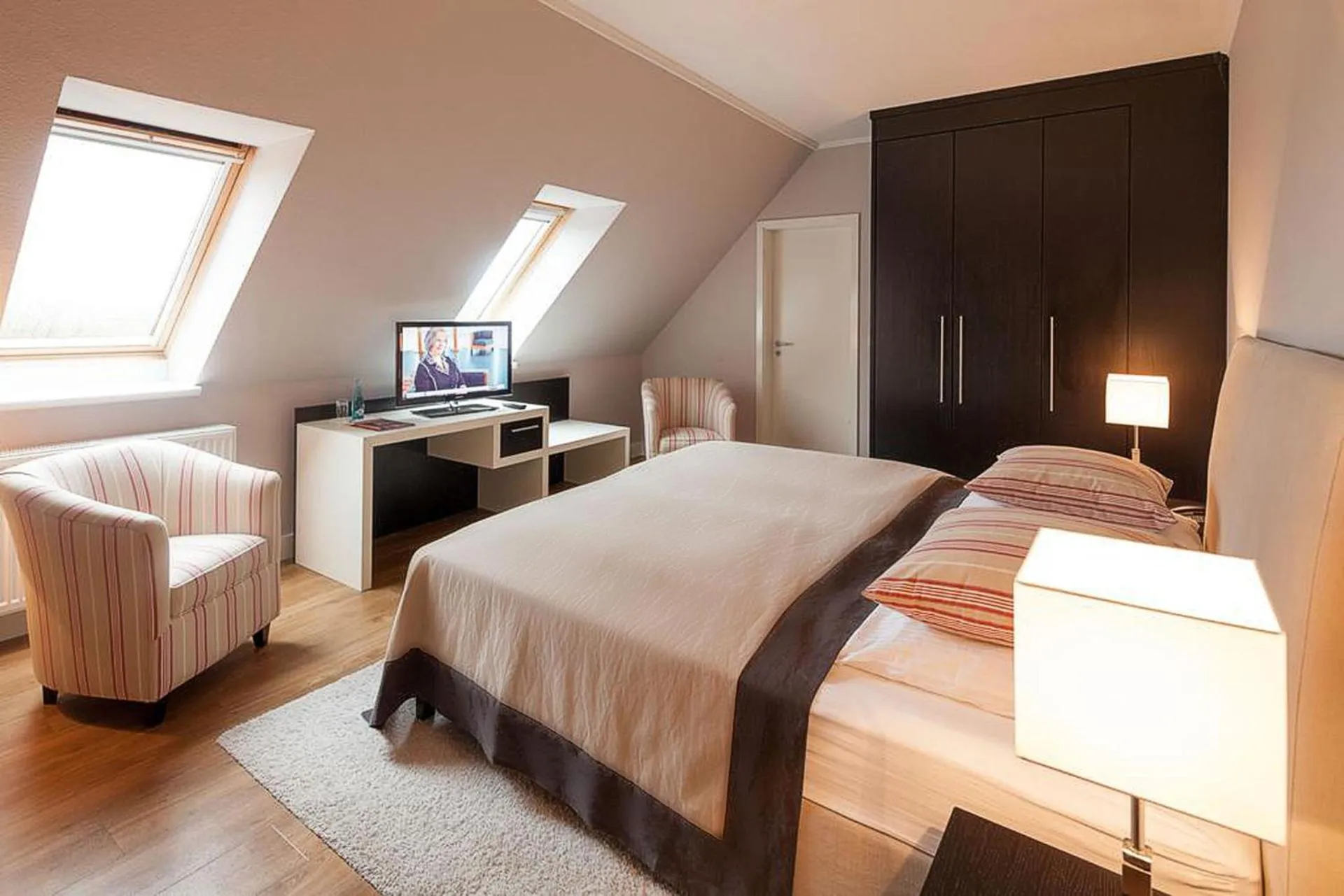 Photo of the whole room, Bed in AUSZEIT Hotel
