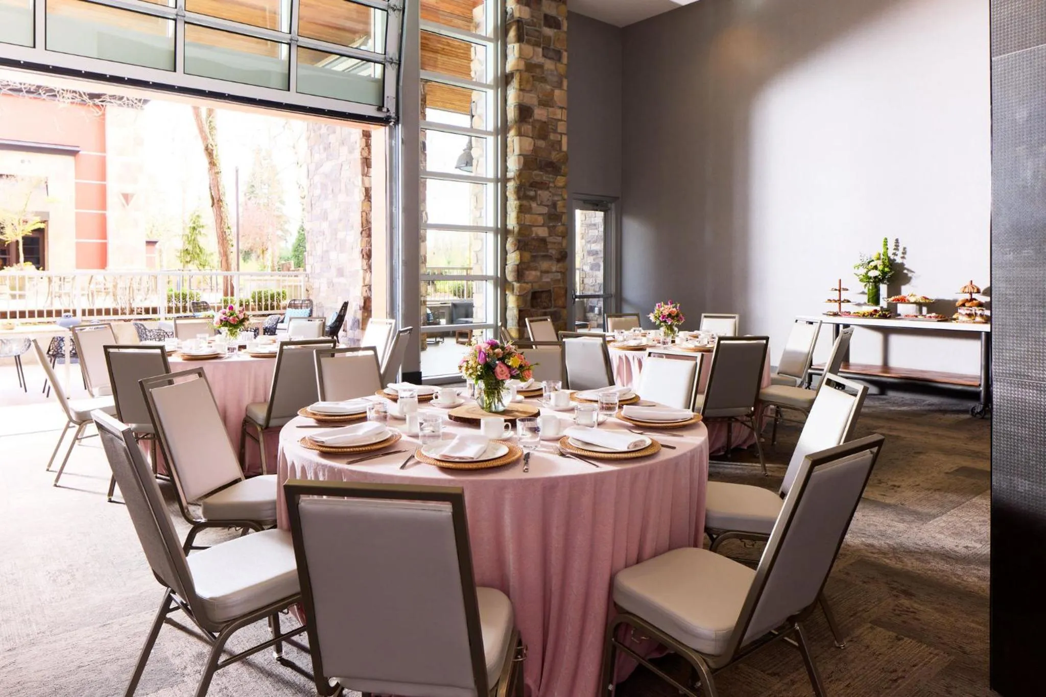 Facade/entrance in Archer Hotel Seattle/Redmond