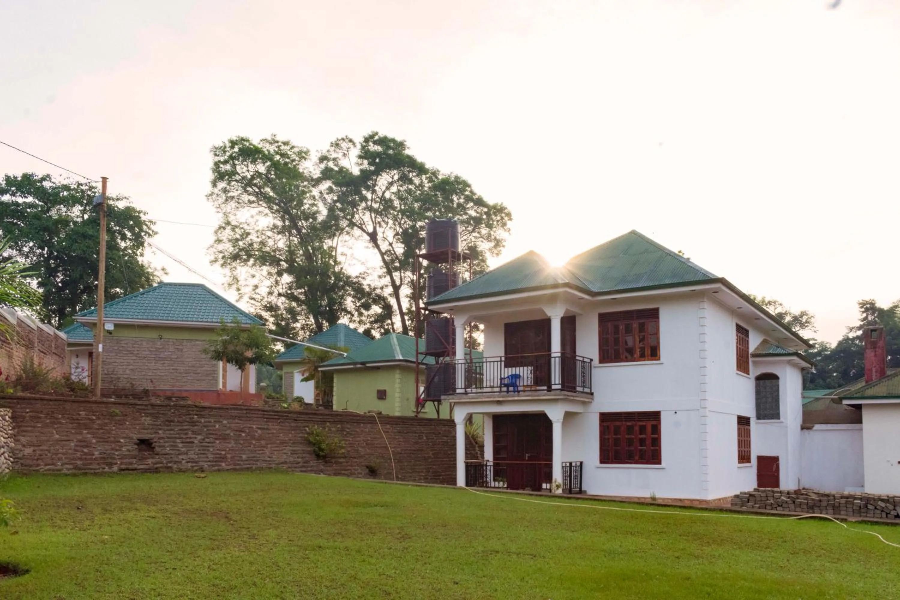 Facade/entrance in Tooro Fairway Hotel