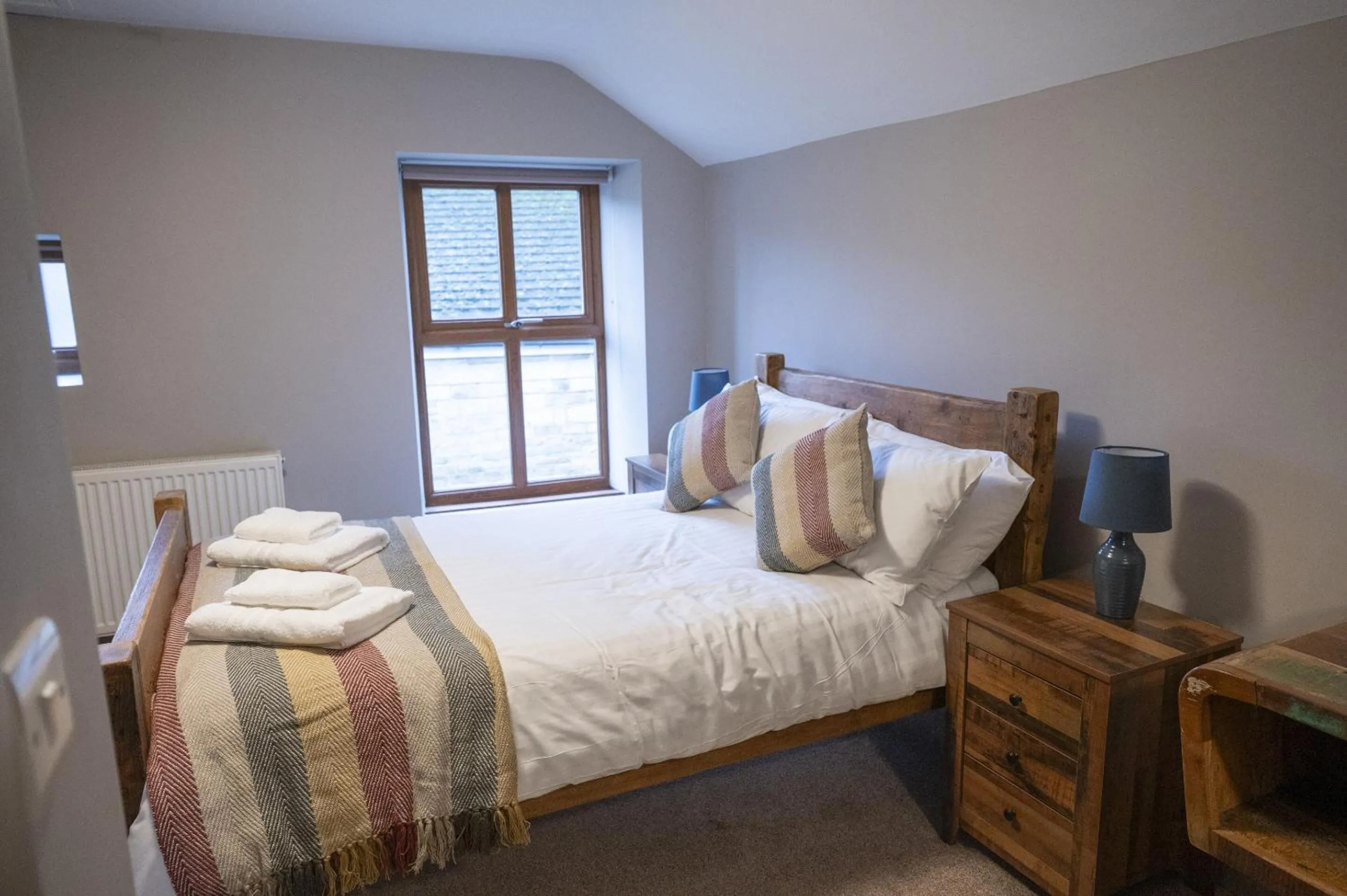 Bedroom, Bed in The Milestone