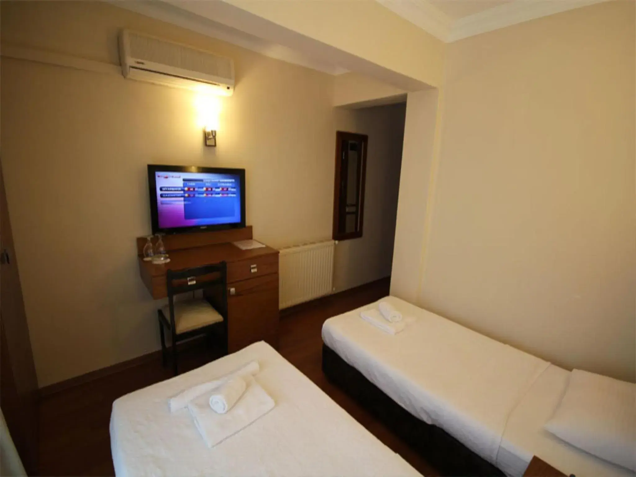 Standard Twin Room in Ucem Hotel Golden Sea Standard Twin Room in Ucem Hotel Golden Sea
