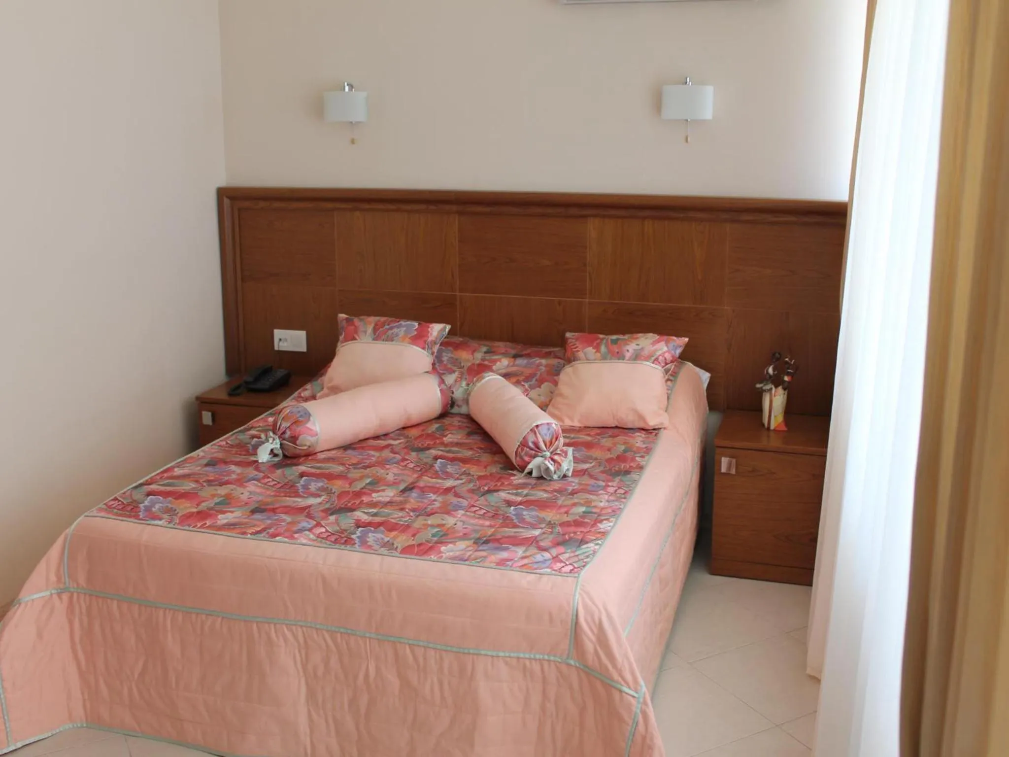 Bed in Ucem Hotel Golden Sea