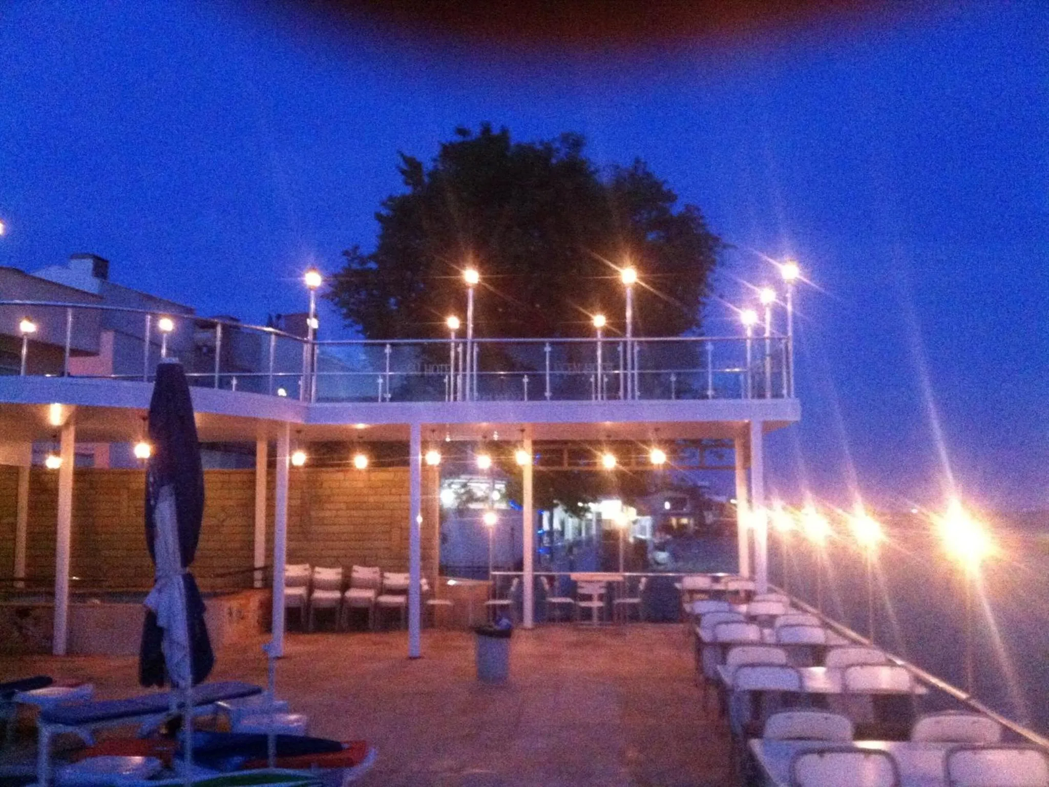 Restaurant/places to eat in Ucem Hotel Golden Sea