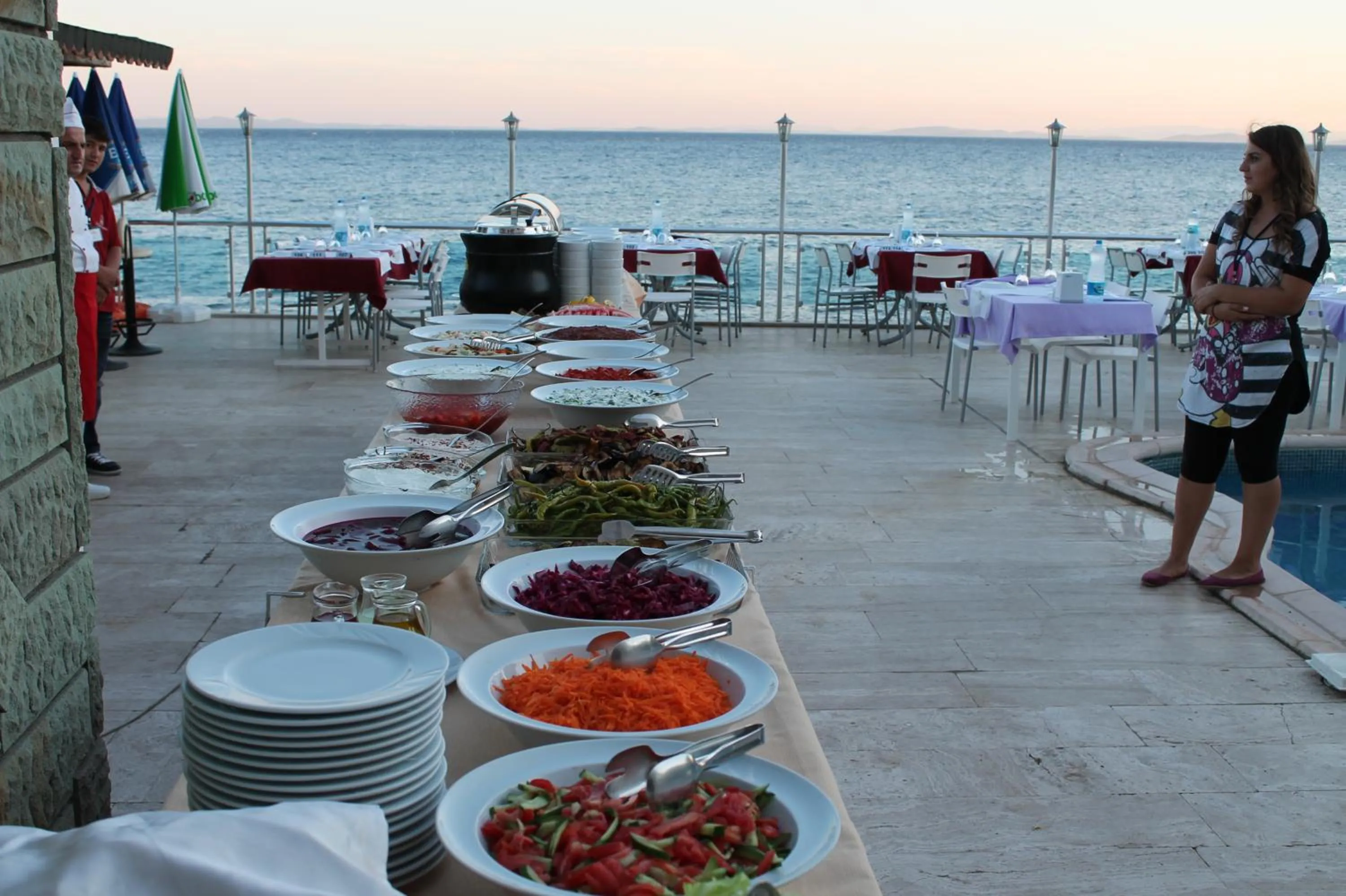Restaurant/places to eat in Ucem Hotel Golden Sea
