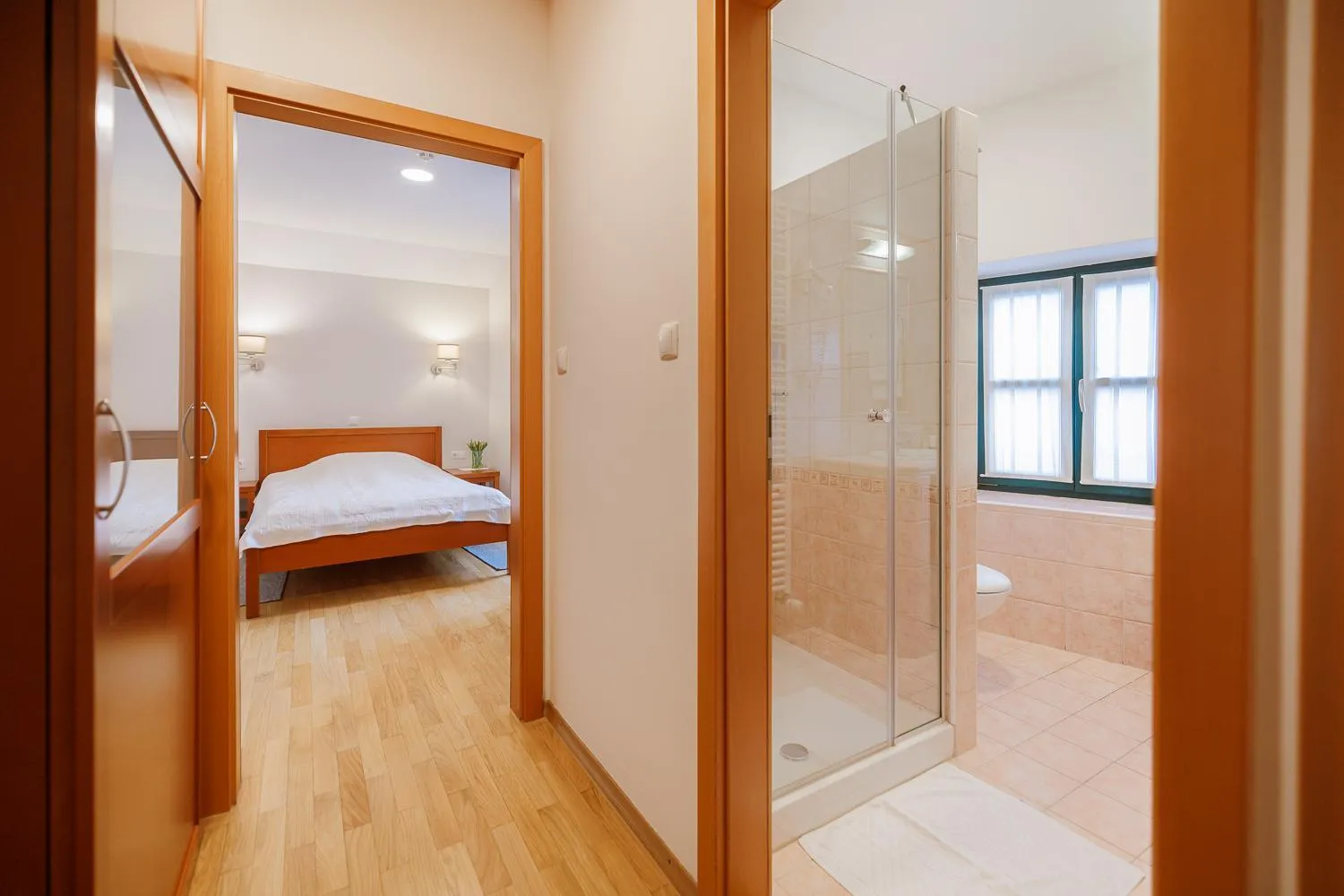 Shower, Bed in Pri Žabarju Bed & Breakfast Ljubljana