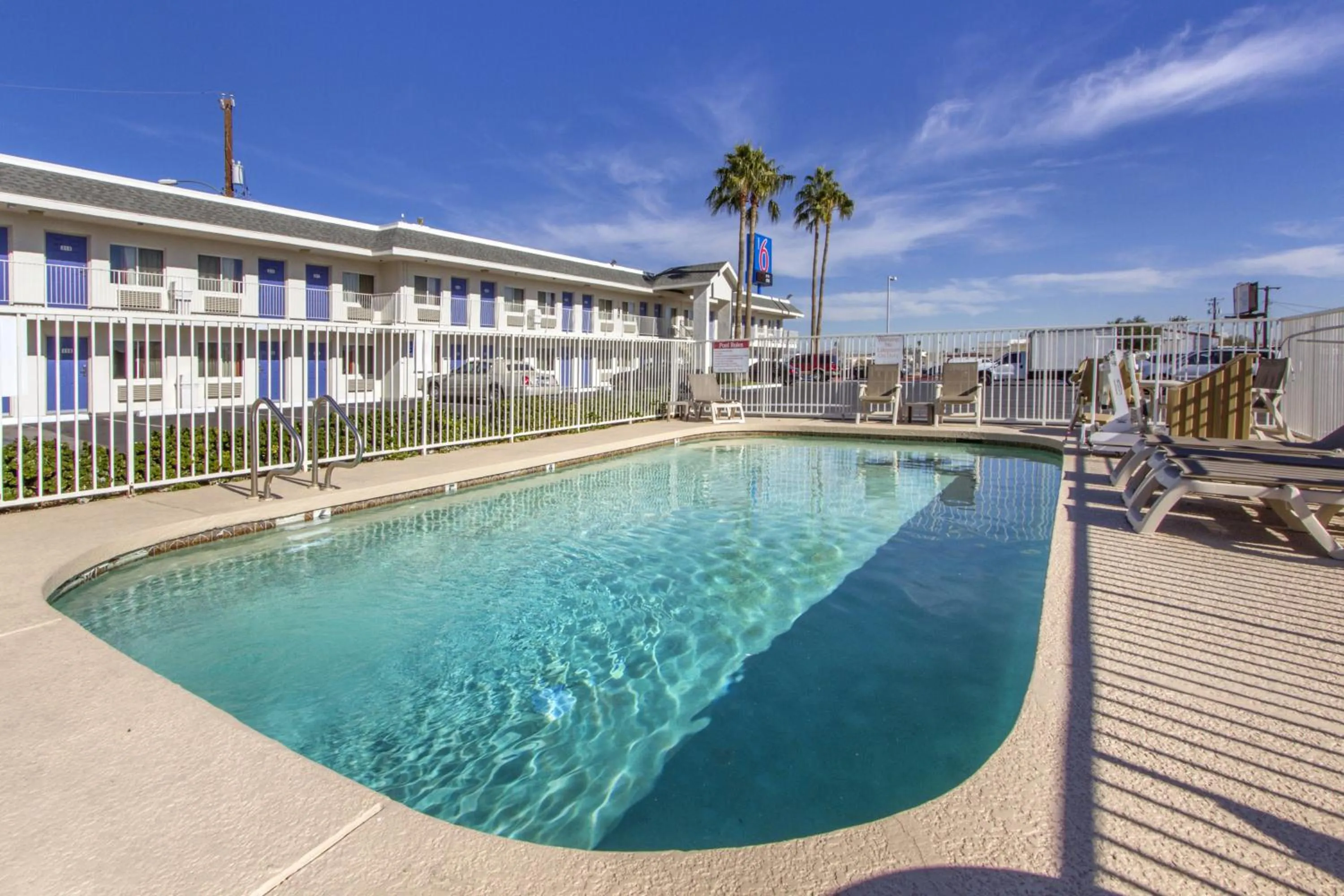 Swimming pool in Motel 6-Phoenix, AZ - Airport - 24th Street
