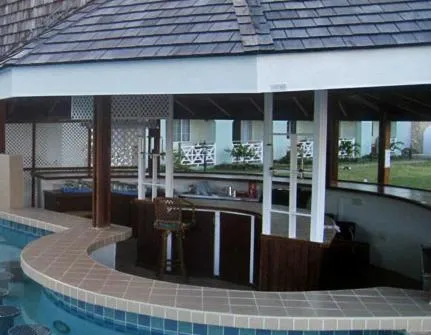 Lounge or bar in Kalinago Beach Resort