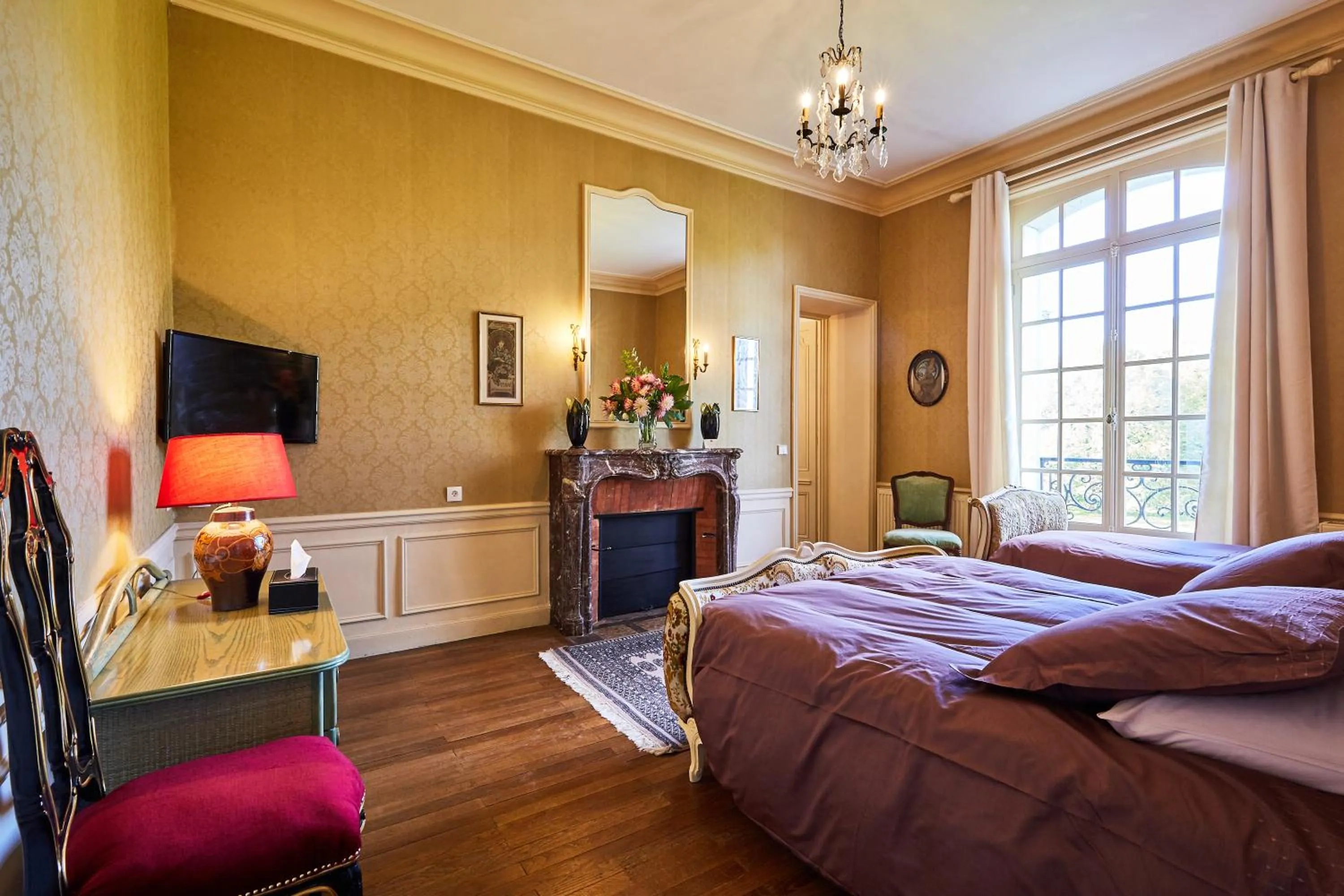 Natural landscape, Bed in Chateau des Monts