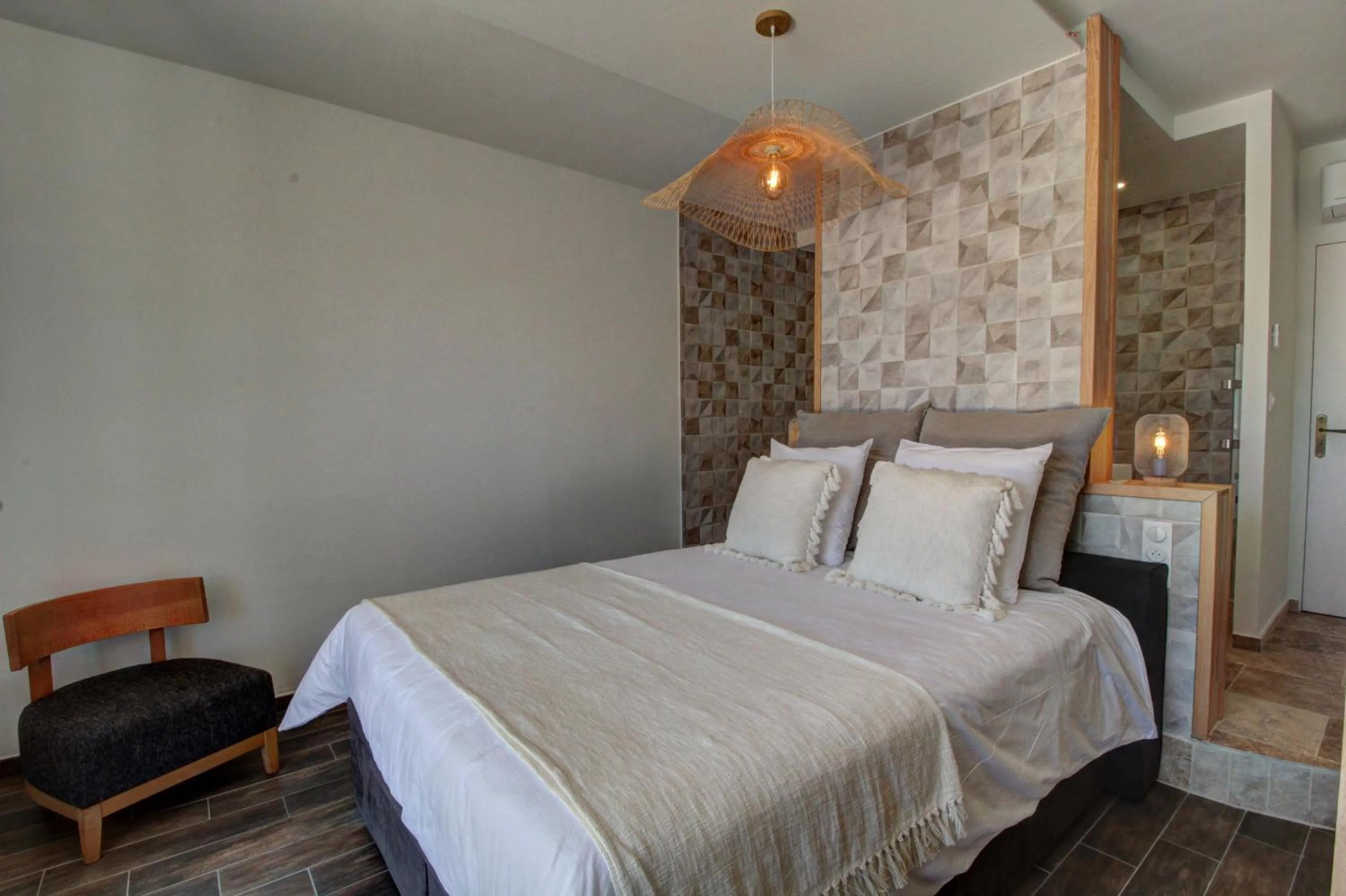 Photo of the whole room in La Demeure de l'Arche