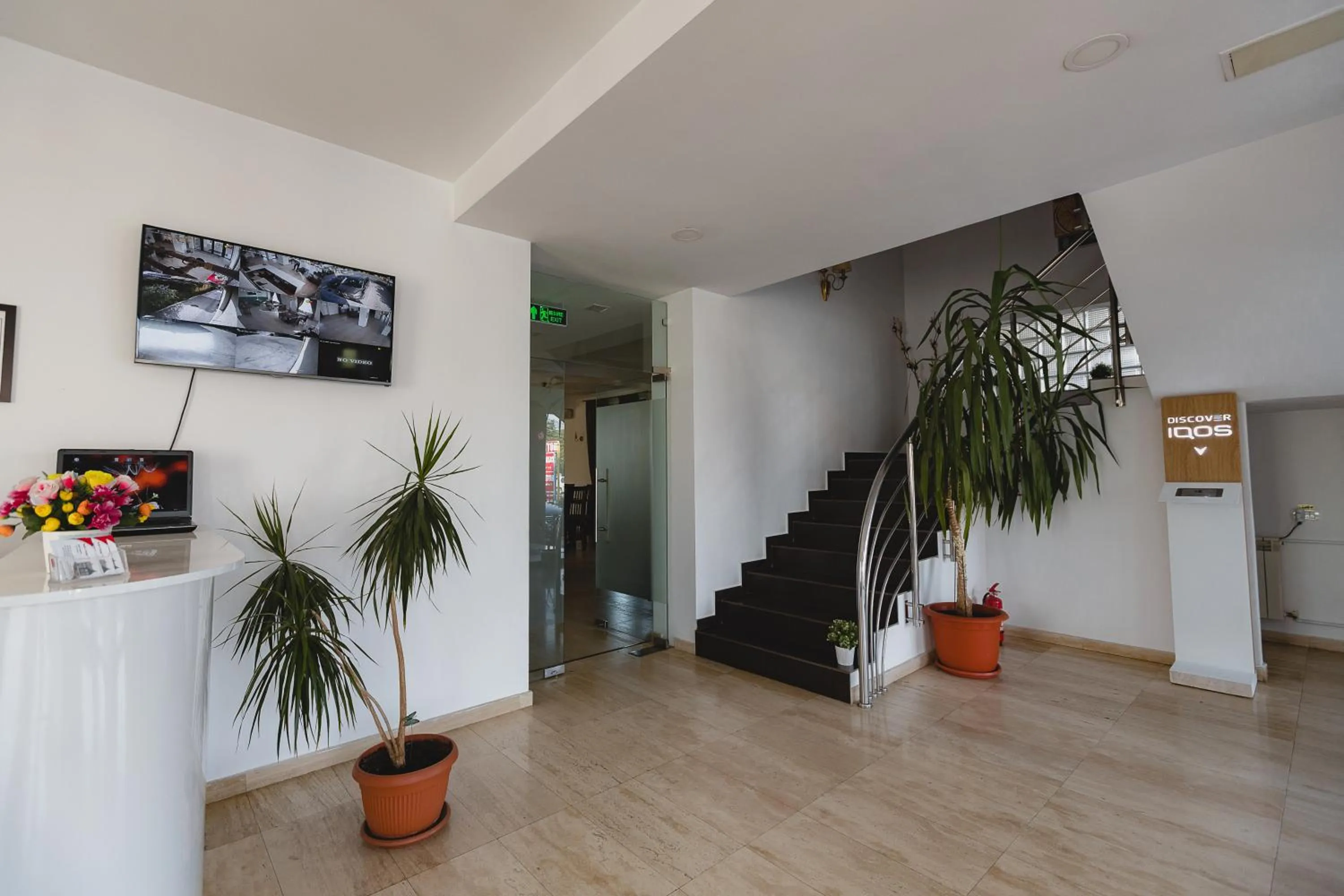 Communal lounge/ TV room in Hotel Cristian