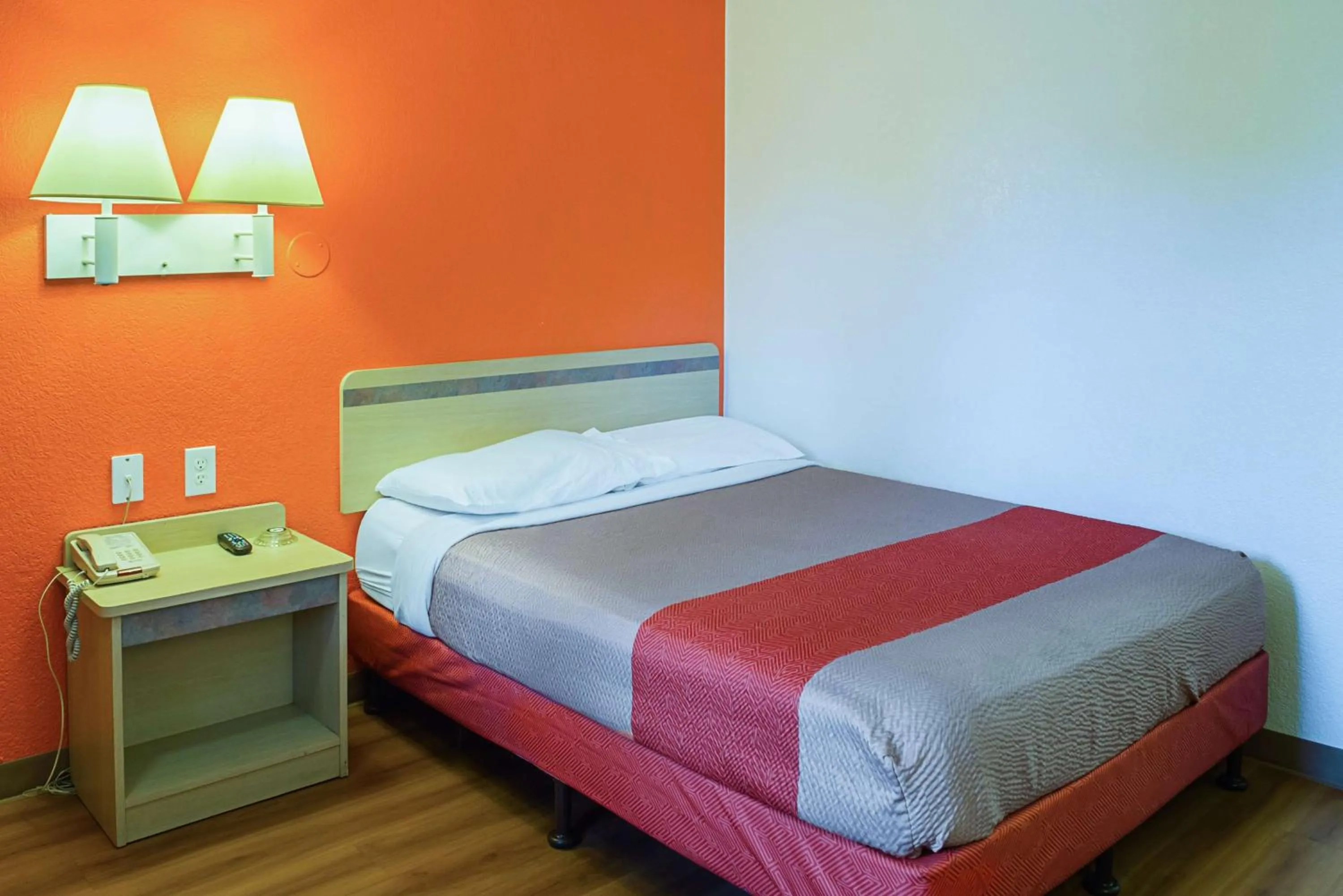 Bedroom, Bed in West Ashley Inn