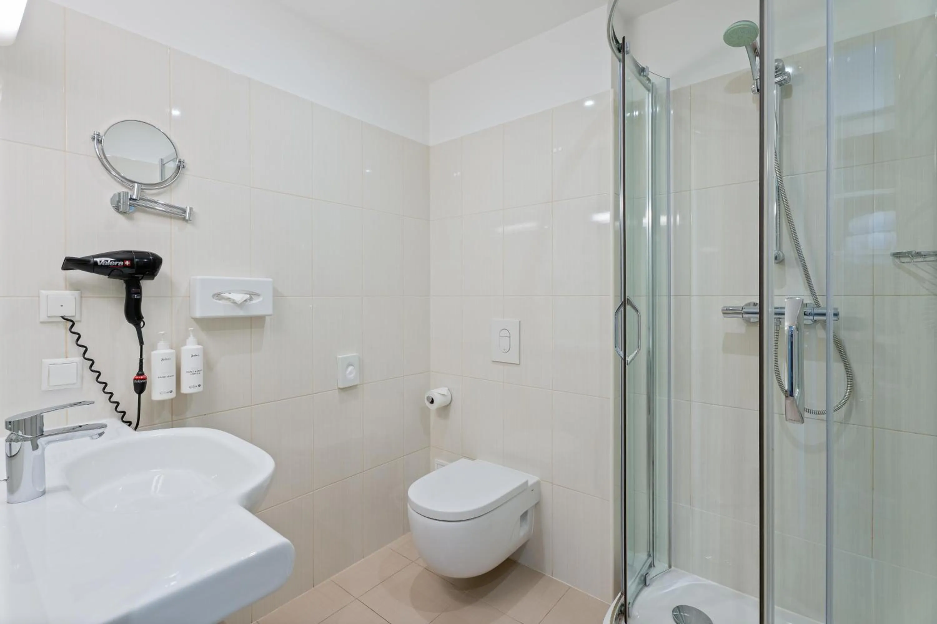 Shower in Radisson Hotel Old Town Riga