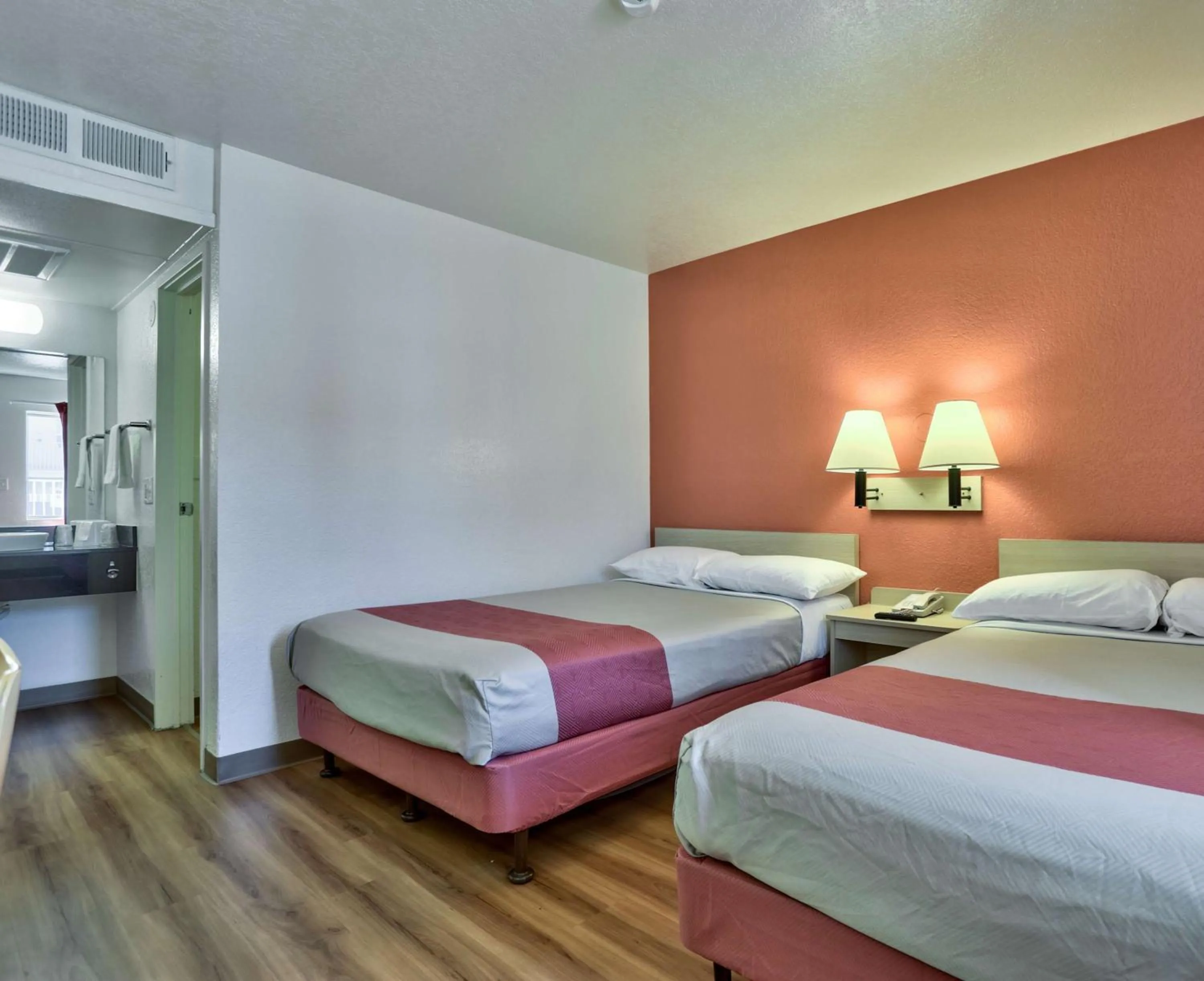 Bedroom, Bed in Motel 6-Flagstaff, AZ - Butler