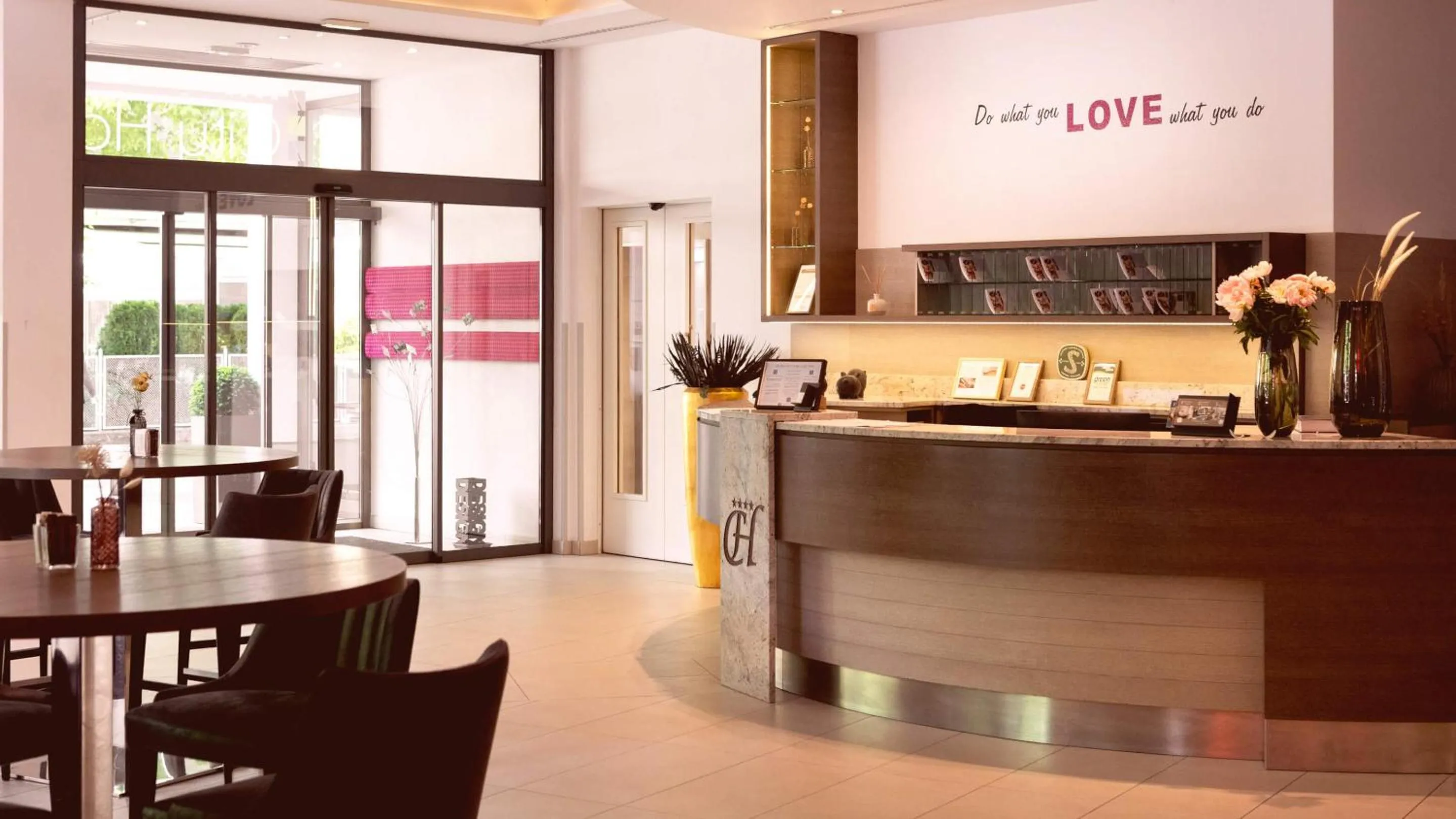 Lobby or reception in City Hotel Merano