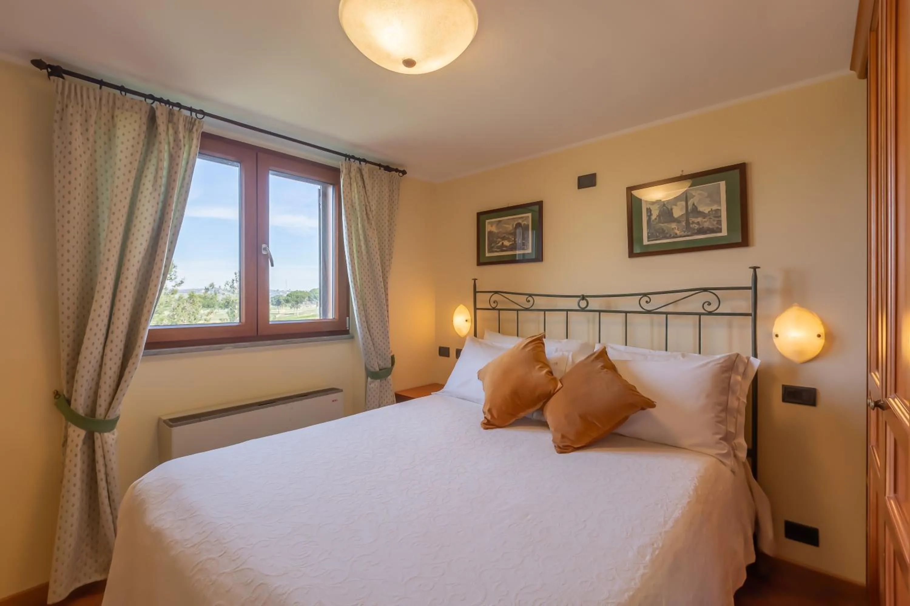 Bedroom, Bed in Carpediem Roma Golf Club