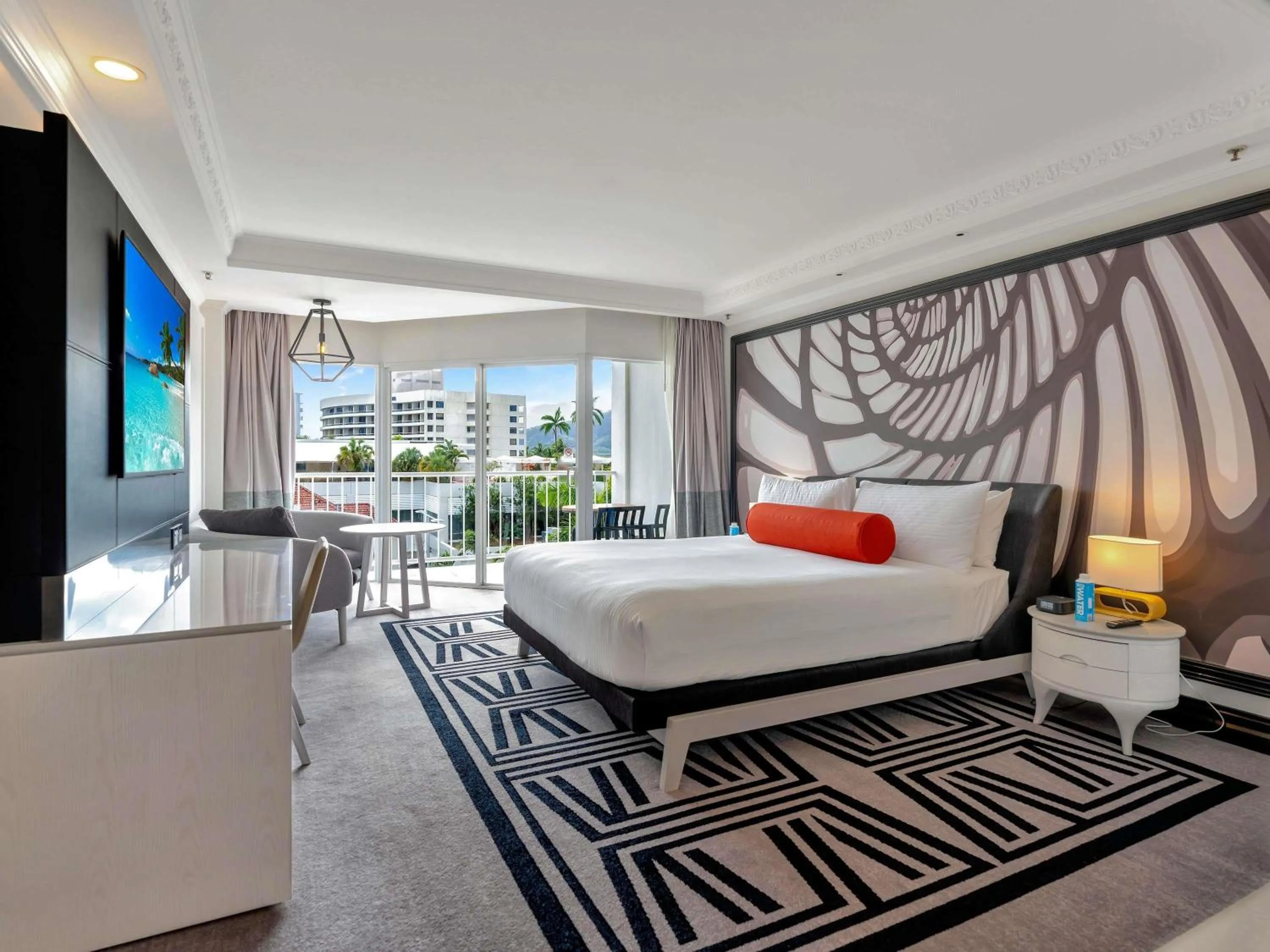 Bedroom, Bed in Pullman Cairns International