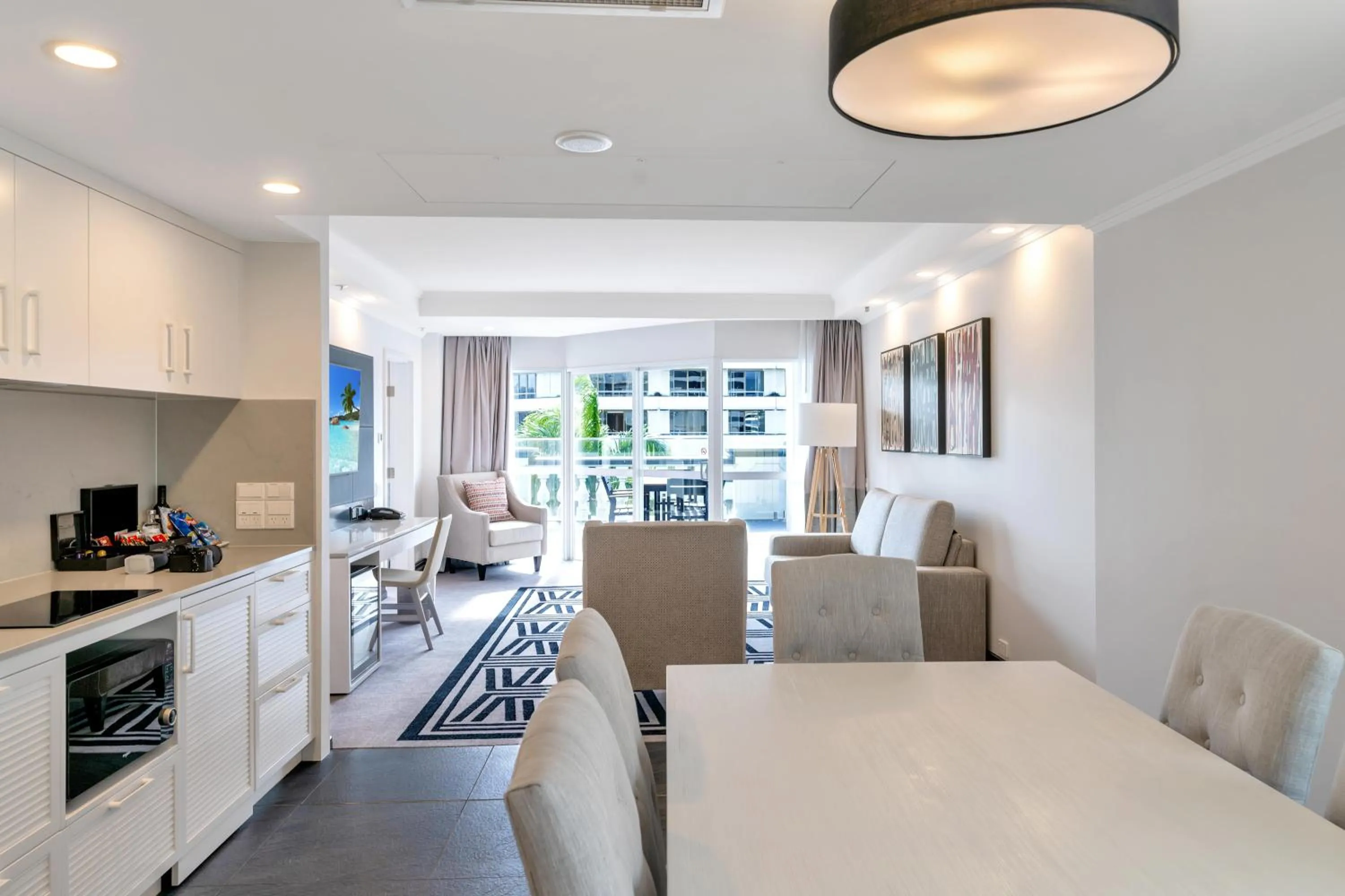 TV and multimedia in Pullman Cairns International