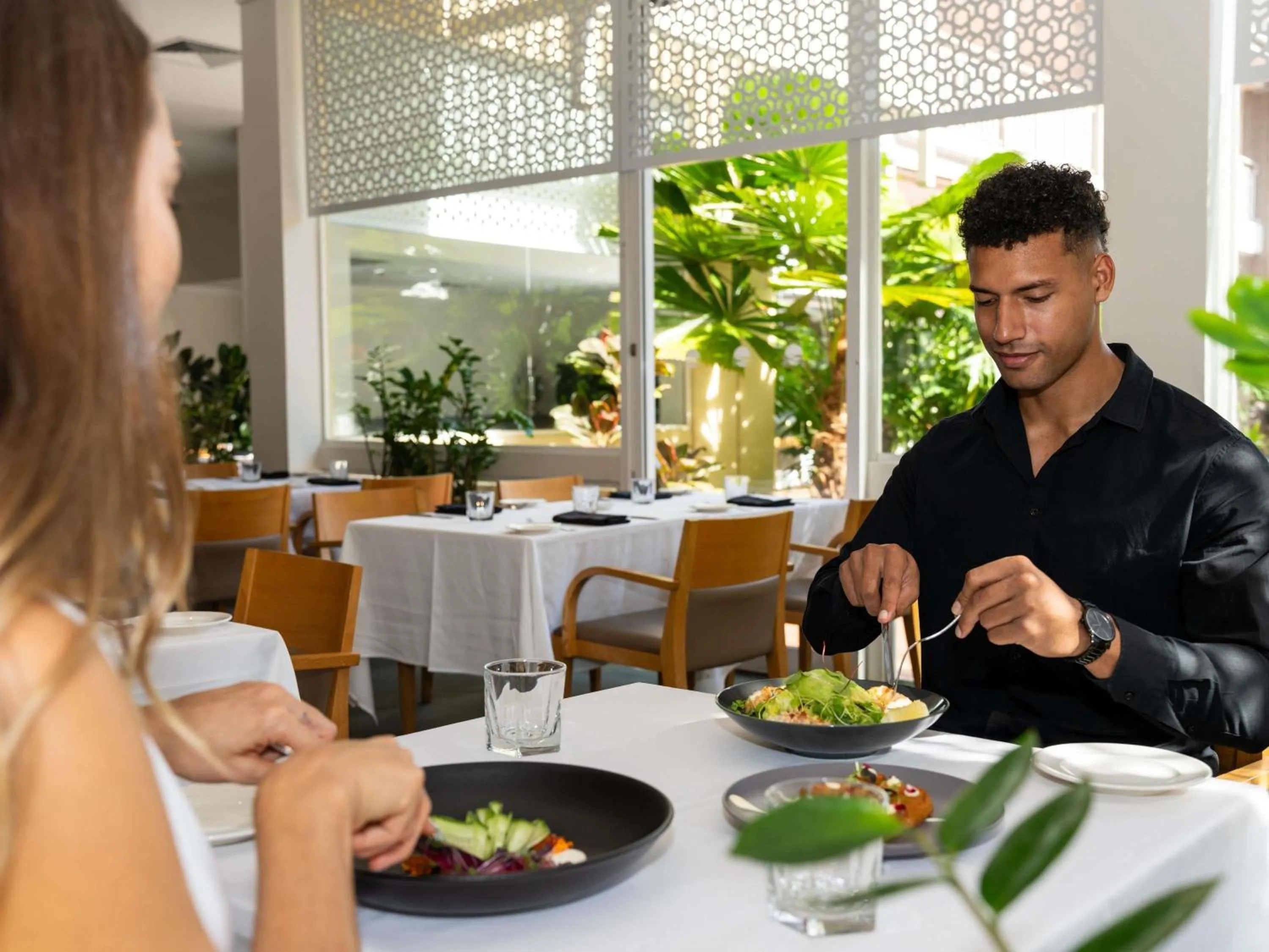 Restaurant/places to eat in Pullman Cairns International