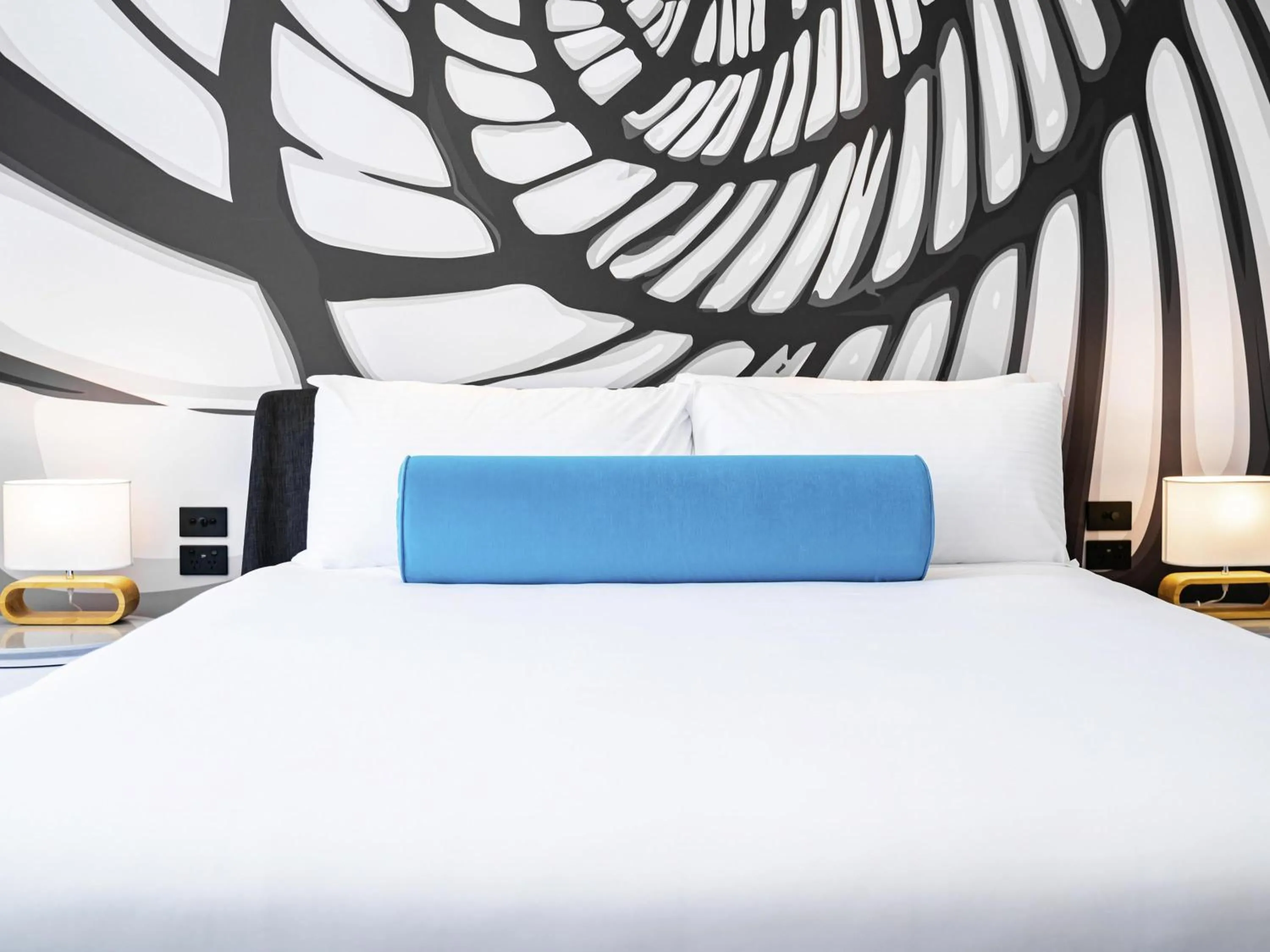 Bedroom, Bed in Pullman Cairns International