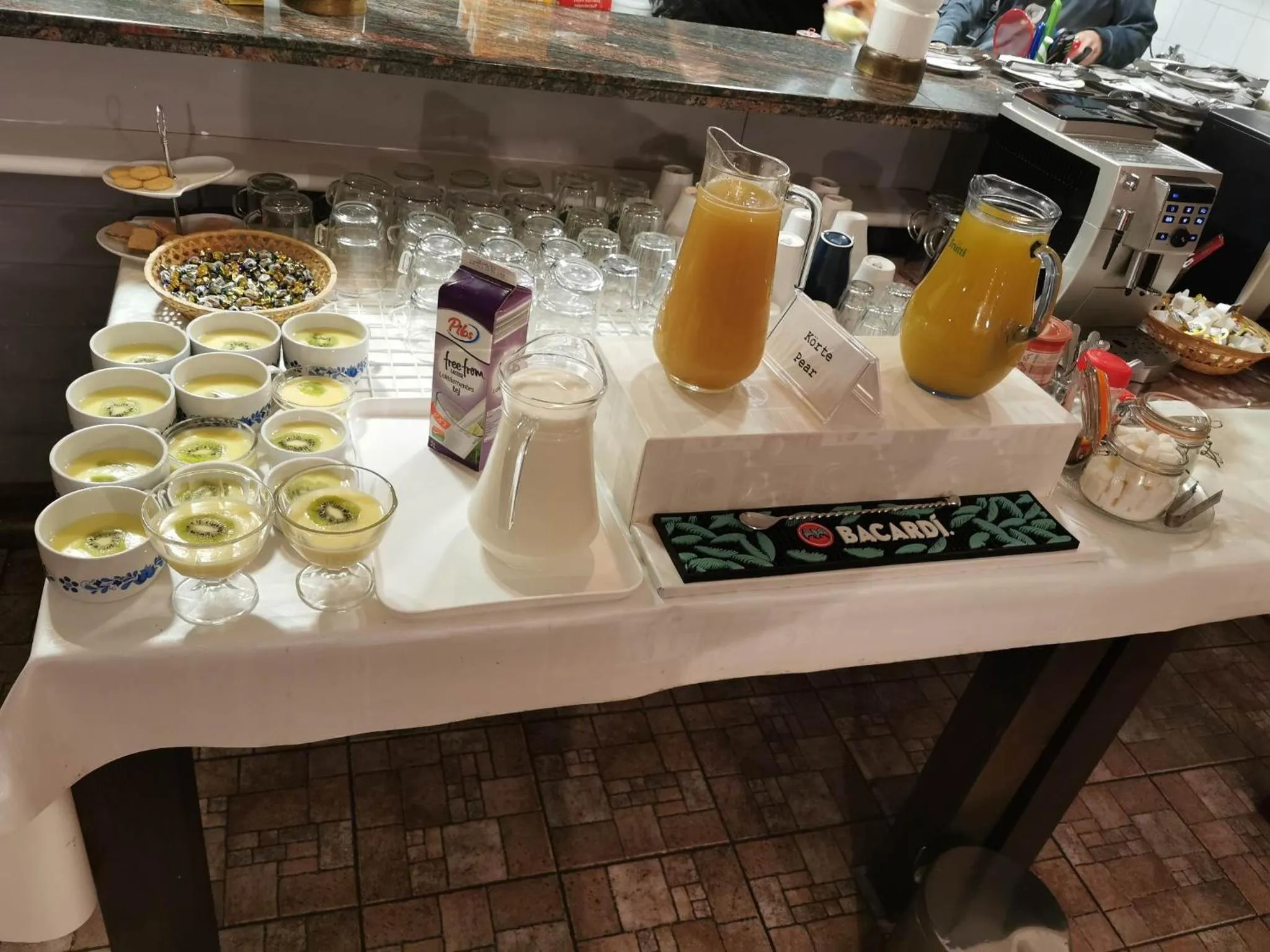 Breakfast in Family Apartman