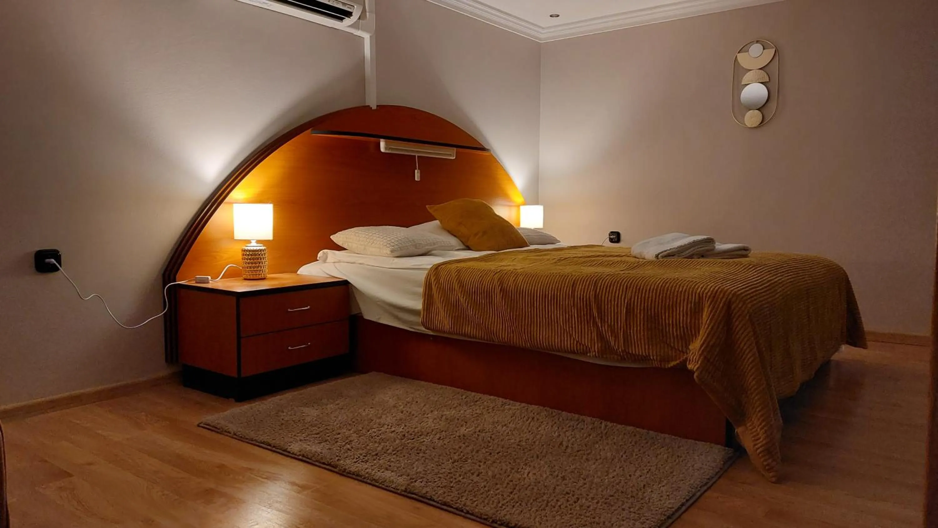 Bedroom, Bed in Family Apartman