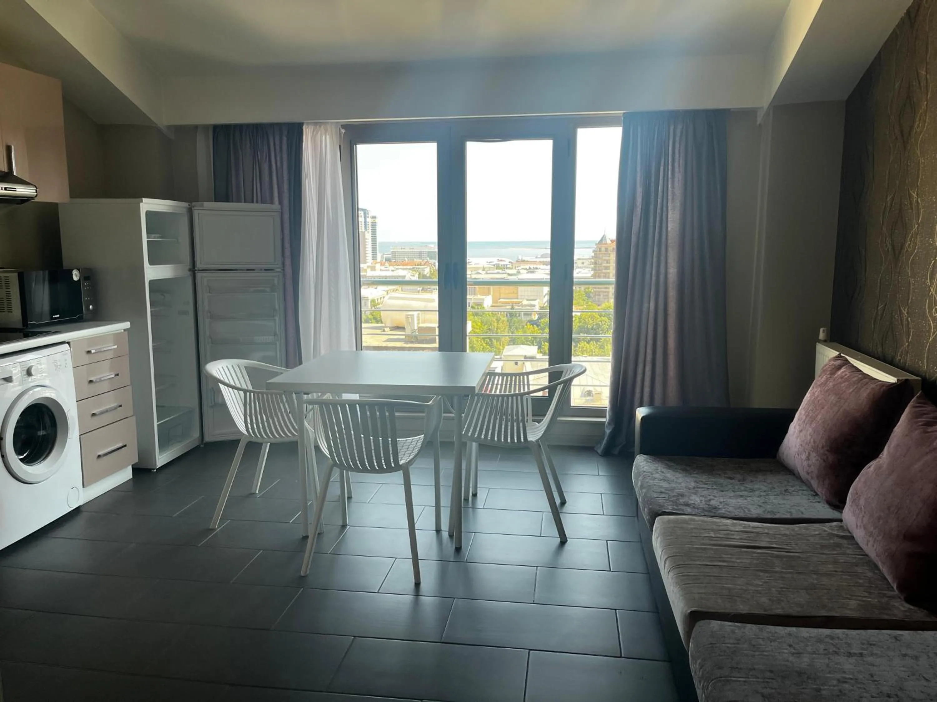 Kitchen or kitchenette in Diplomat Suites Hotel