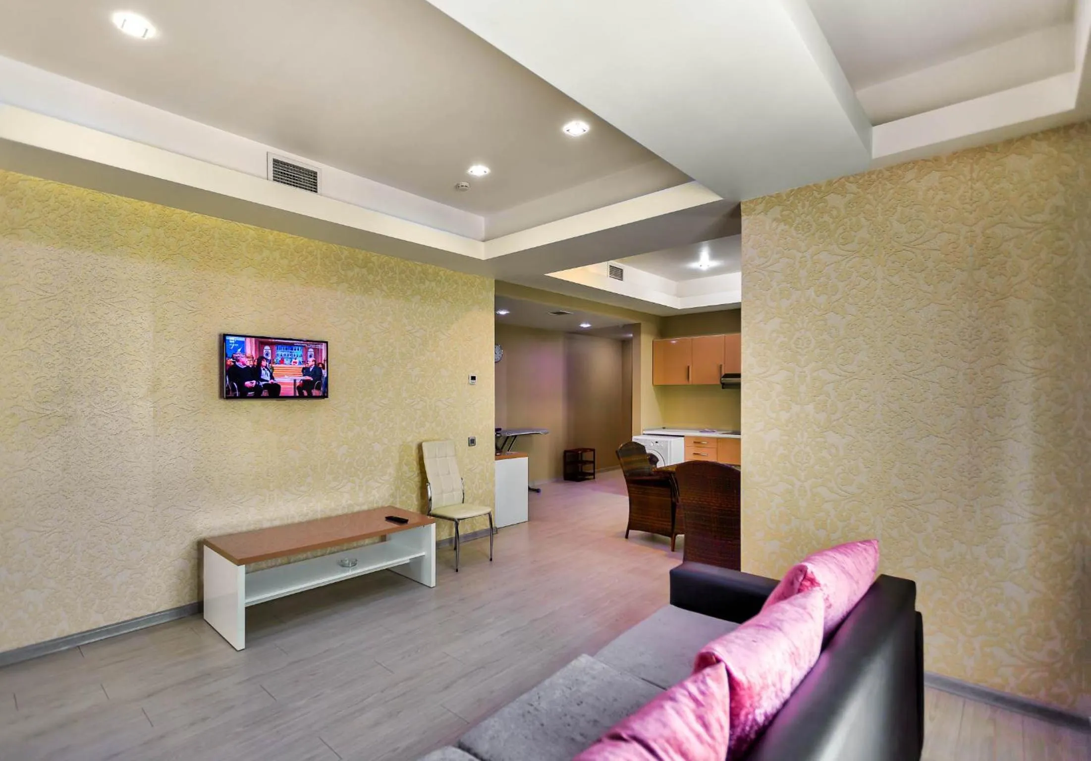 Diplomat Suites Hotel