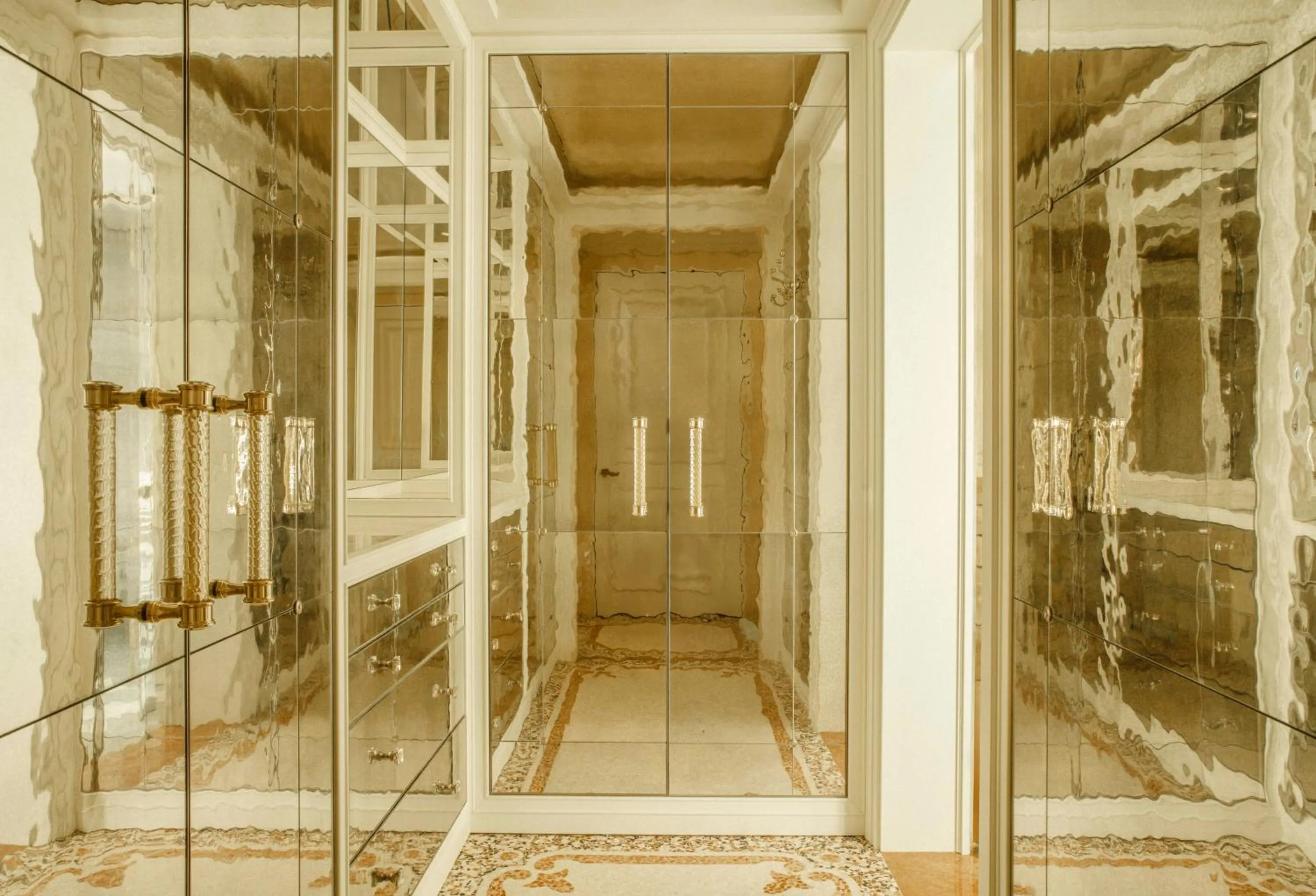 wardrobe in Hotel Cipriani, A Belmond Hotel, Venice