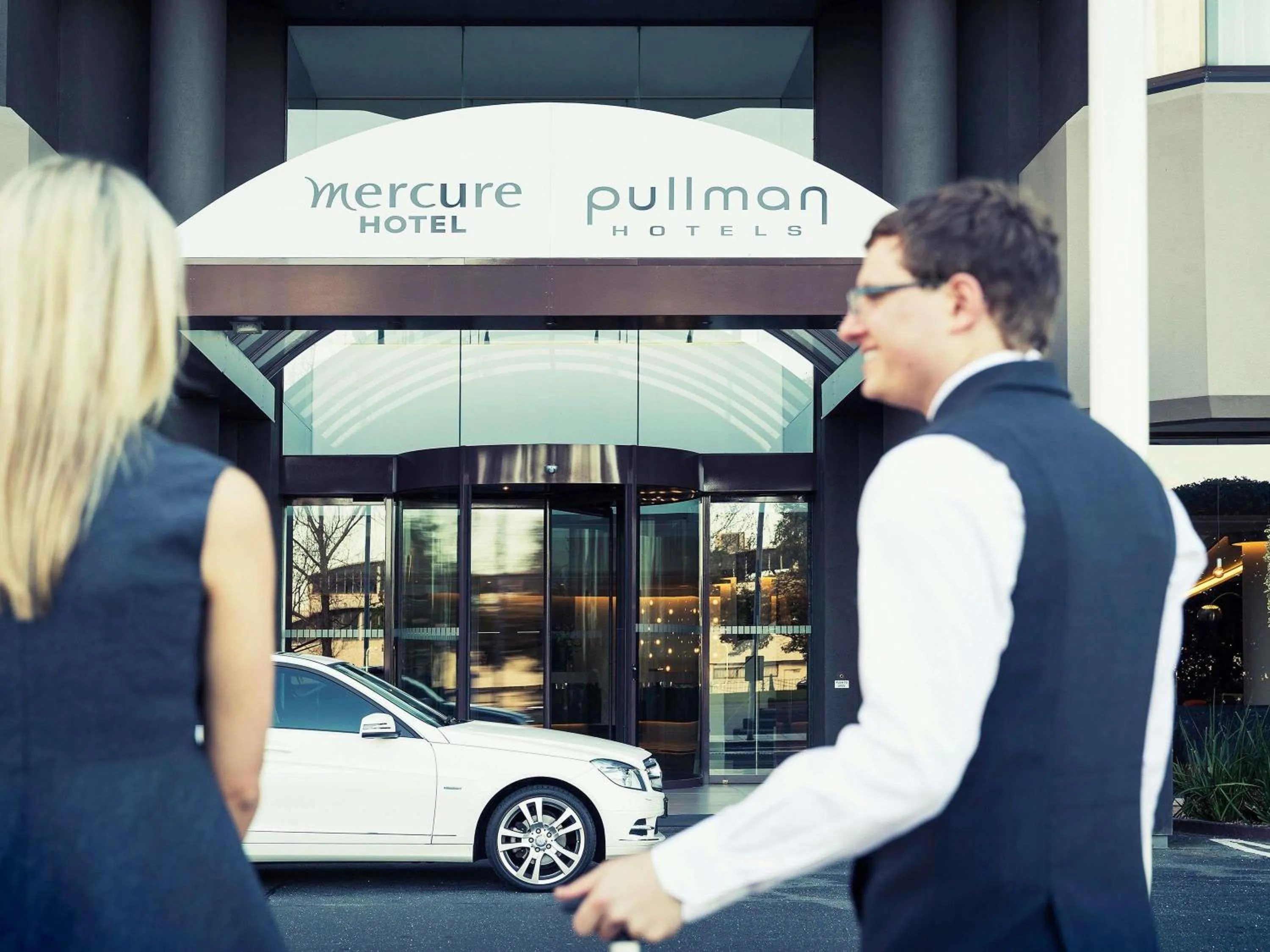 Property building in Mercure Melbourne Albert Park