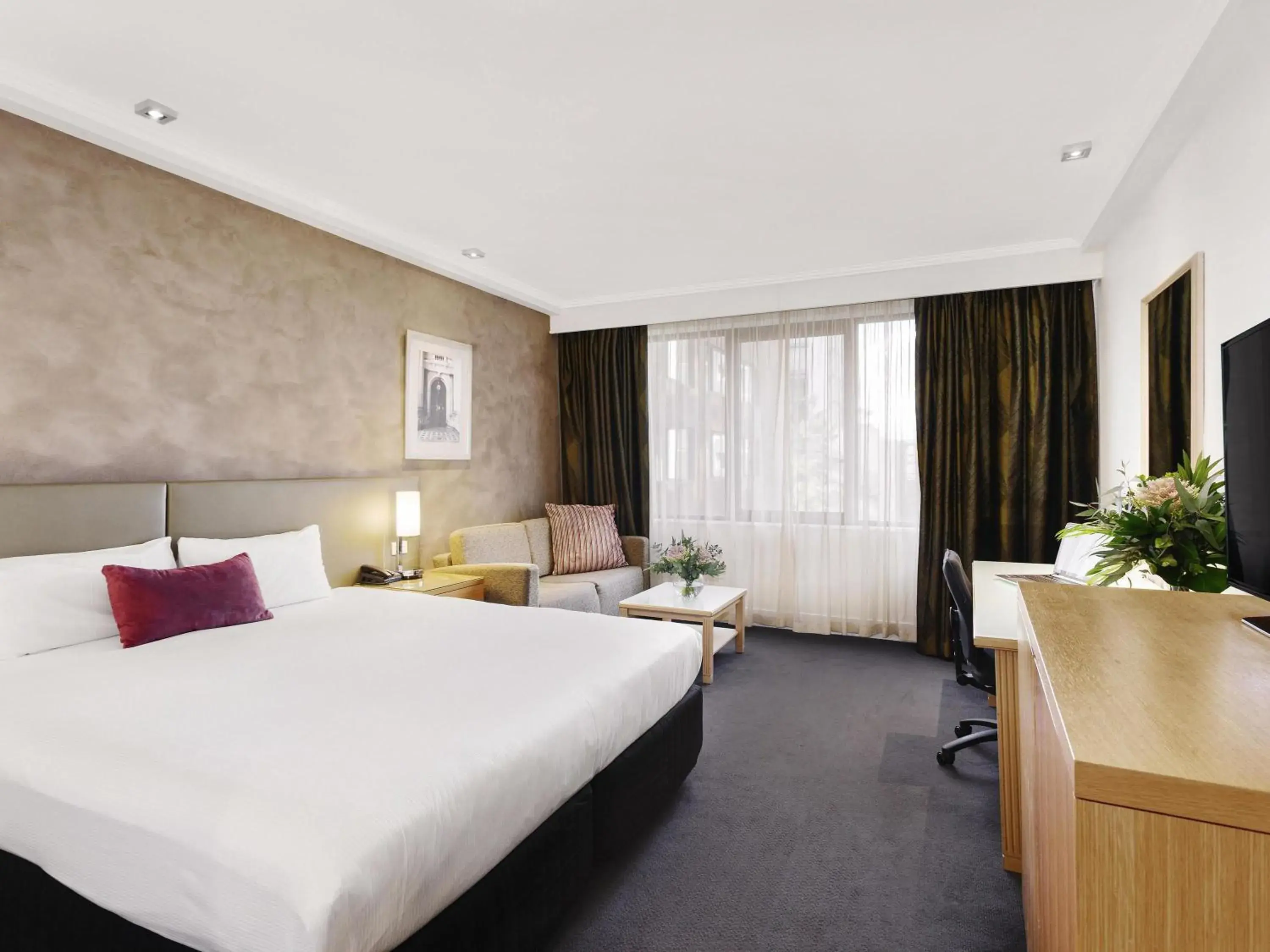 Premium King Room in Mercure Melbourne Albert Park Premium King Room in Mercure Melbourne Albert Park
