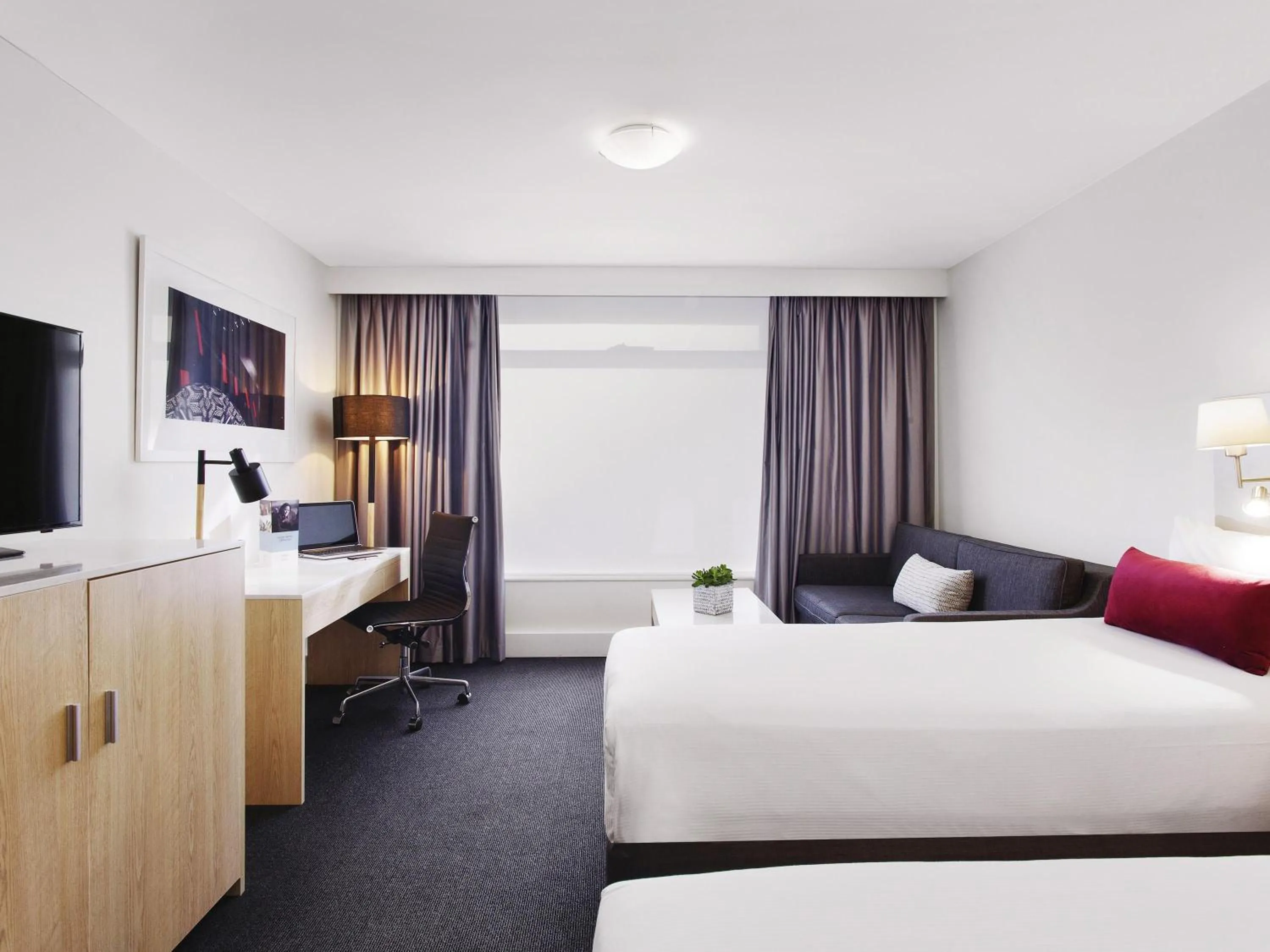 Bedroom, Bed in Mercure Melbourne Albert Park