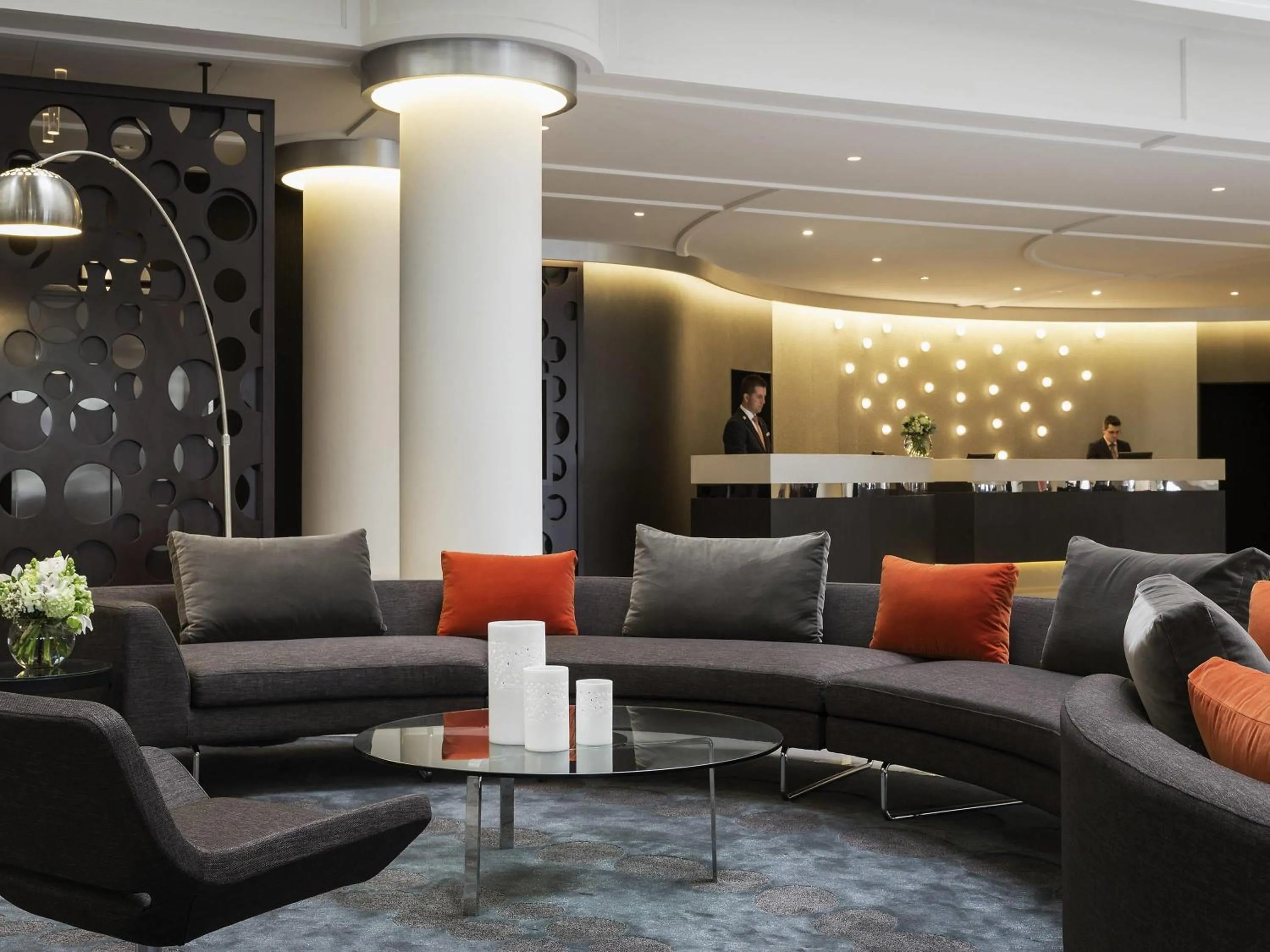 Property building in Mercure Melbourne Albert Park