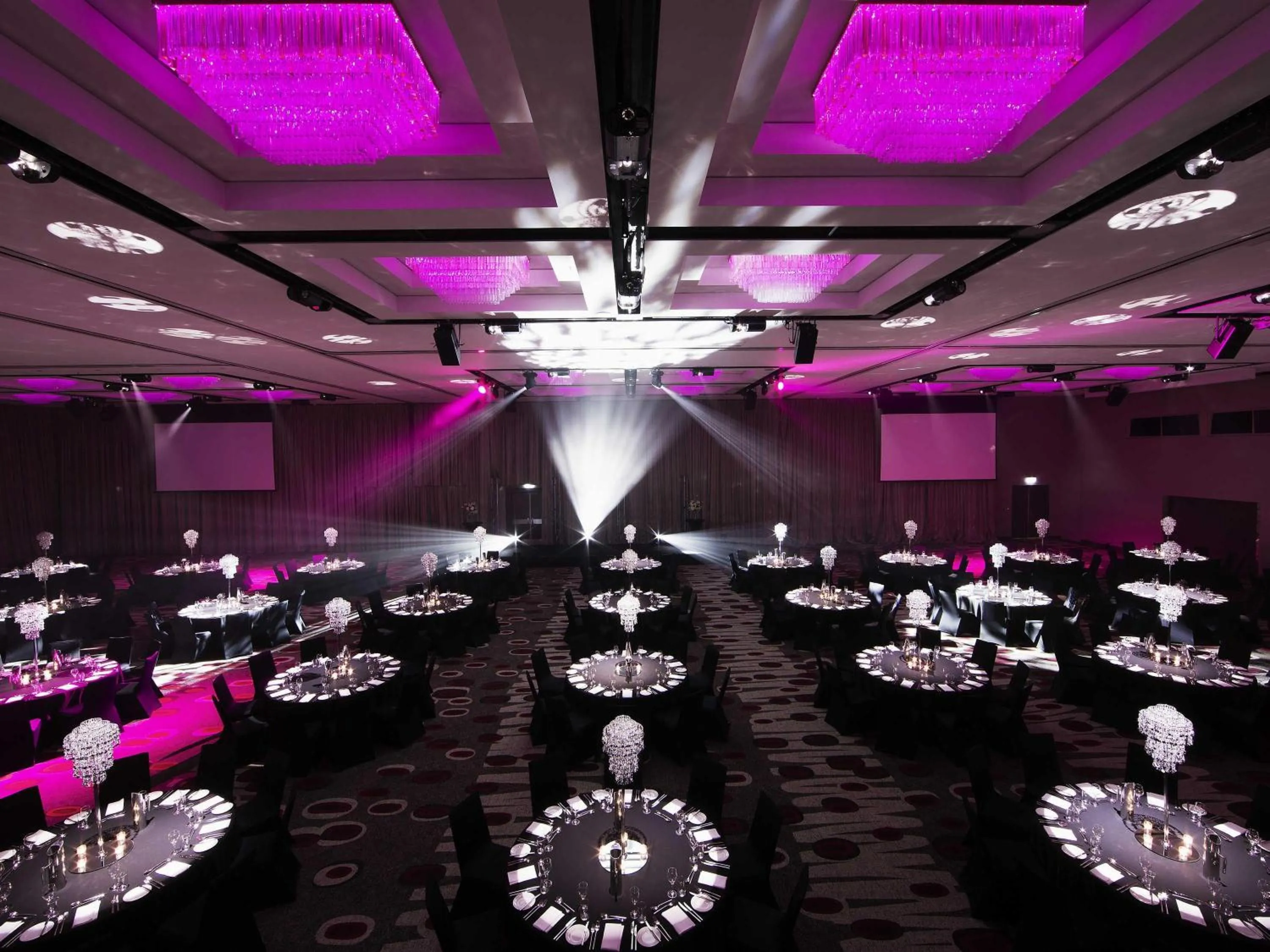 wedding in Mercure Melbourne Albert Park