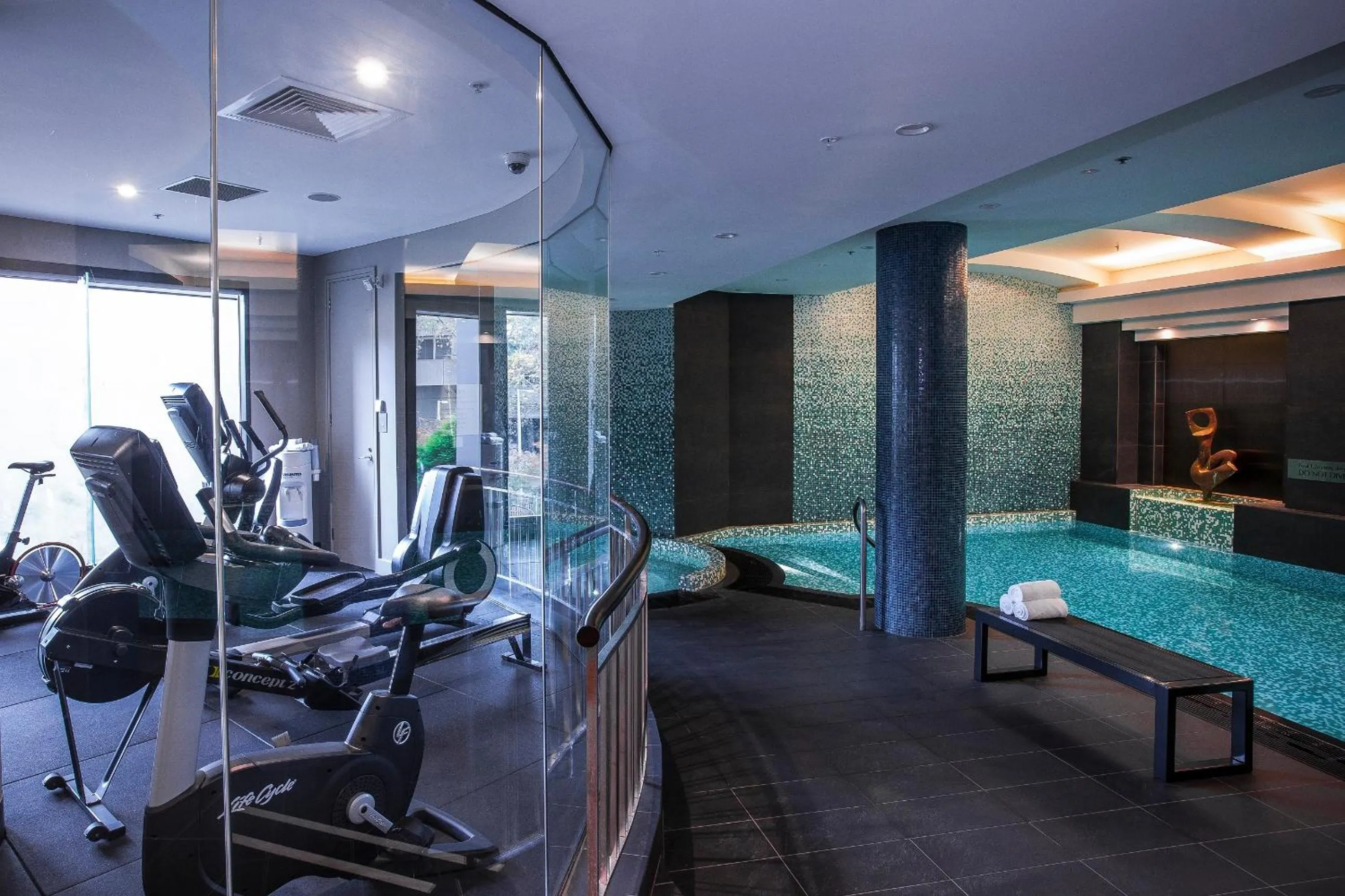 Fitness centre/facilities in Quay West Suites Melbourne
