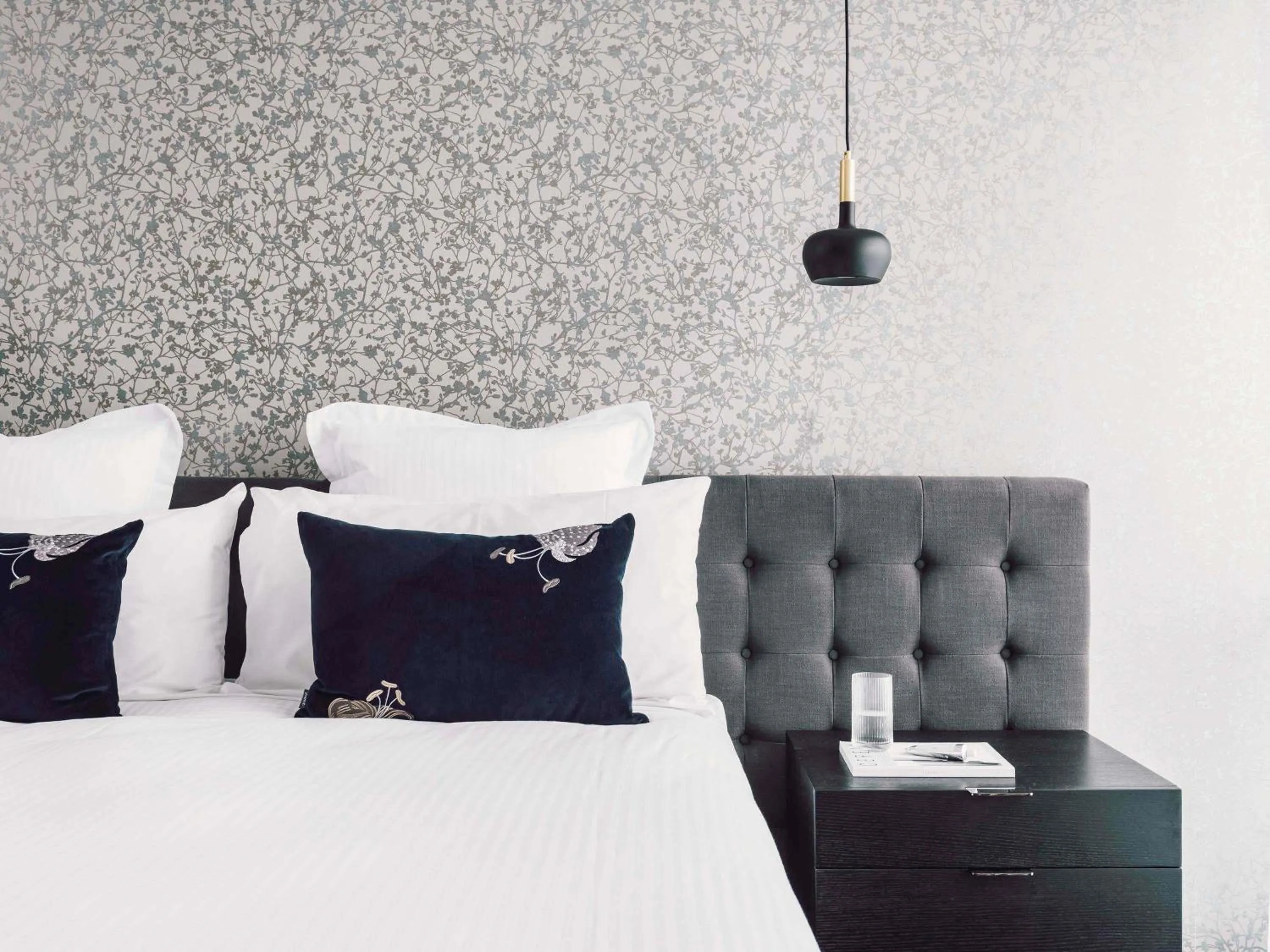 Bedroom, Bed in Quay West Suites Melbourne