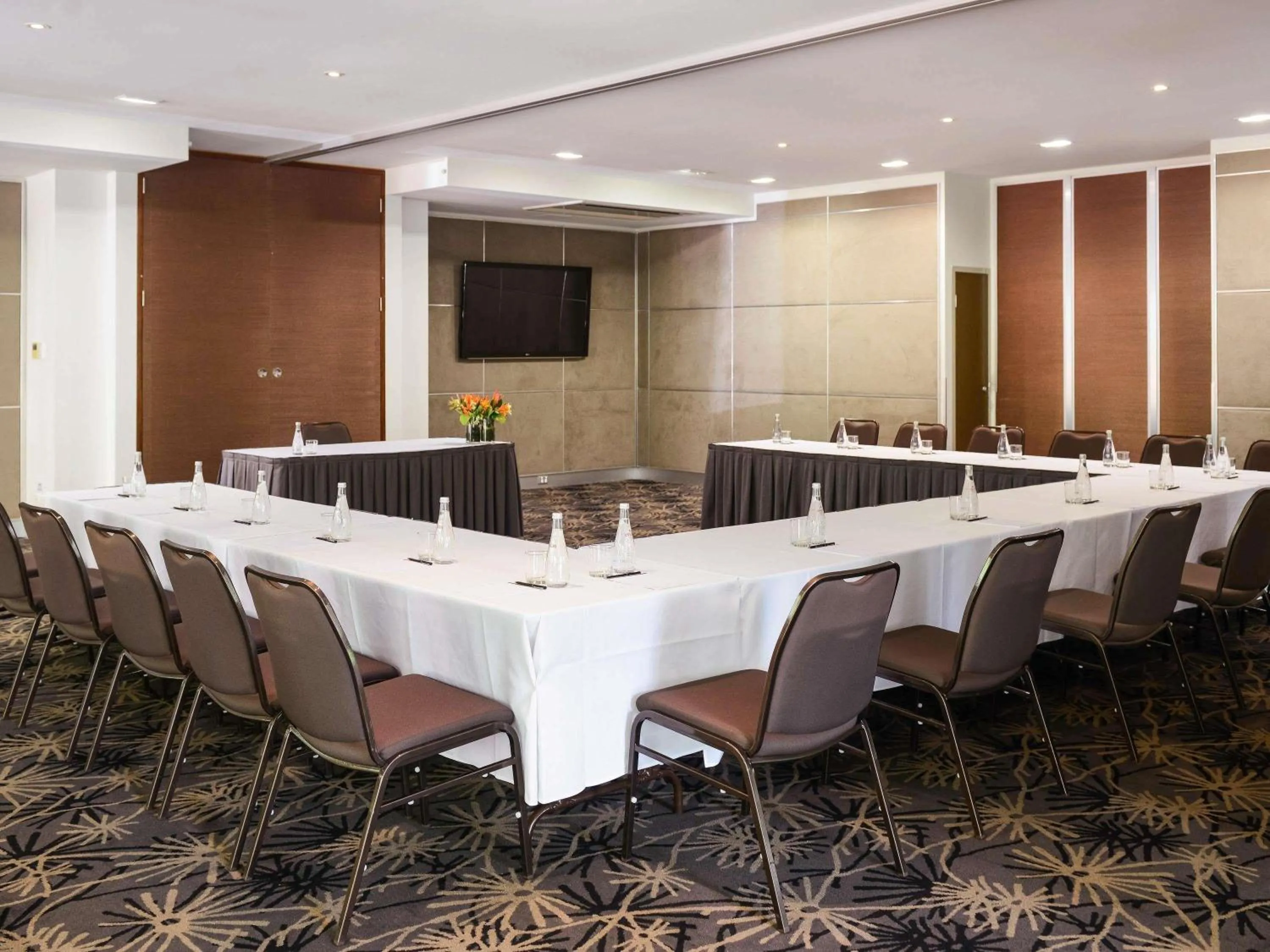 Meeting/conference room in Pullman Palm Cove Sea Temple Resort & Spa