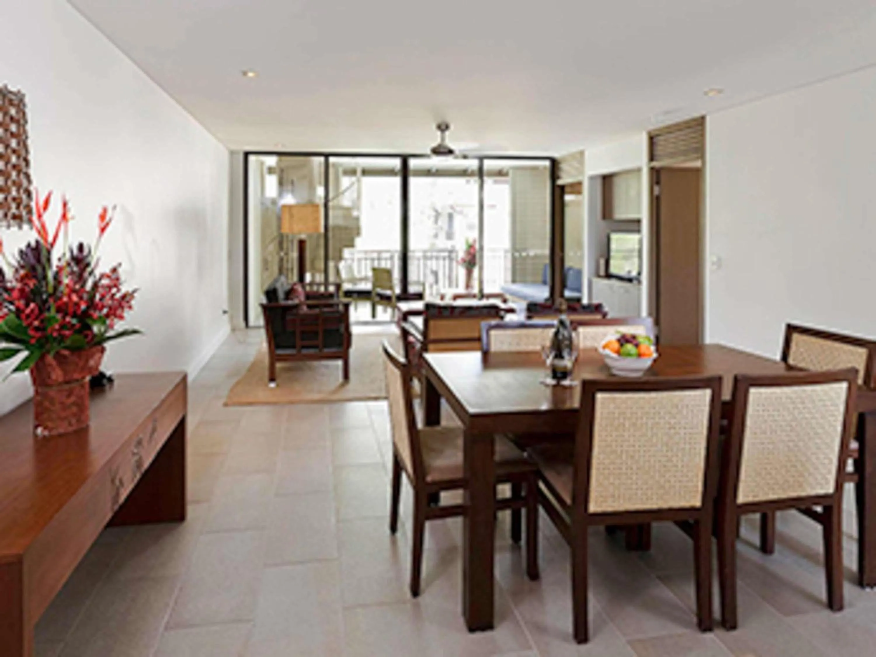 Bedroom in Pullman Palm Cove Sea Temple Resort & Spa