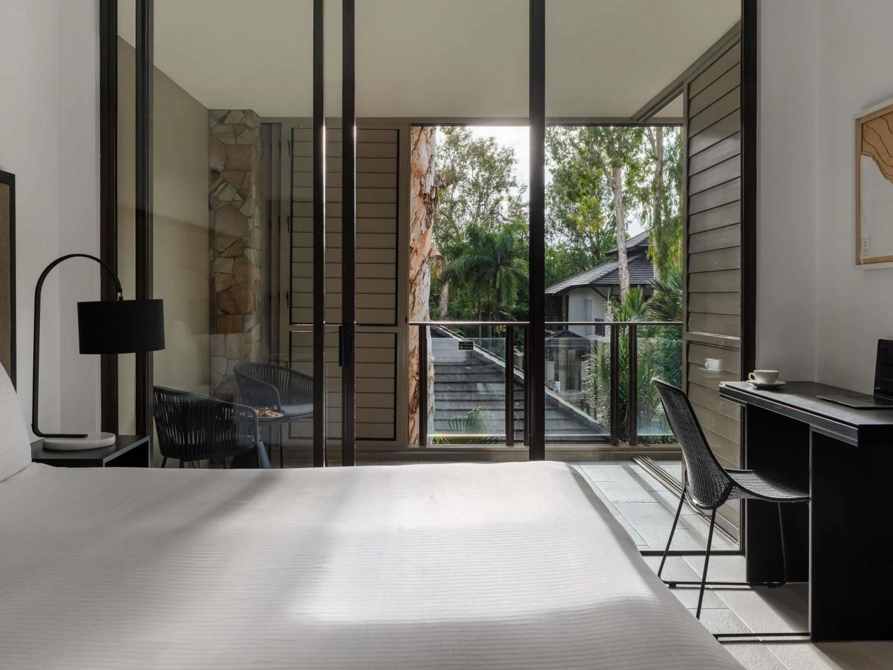 Bedroom in Pullman Palm Cove Sea Temple Resort & Spa