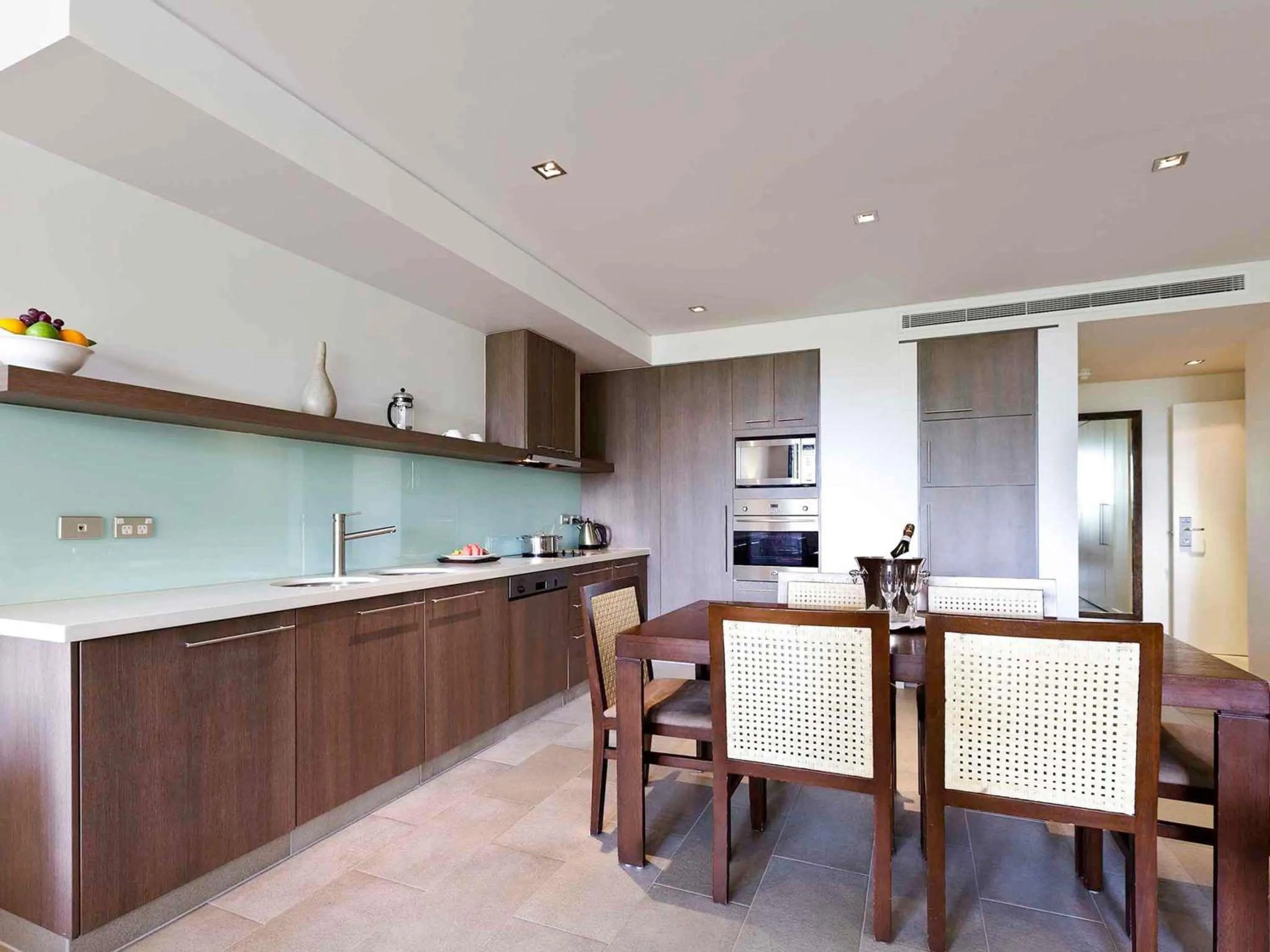 Bedroom in Pullman Palm Cove Sea Temple Resort & Spa