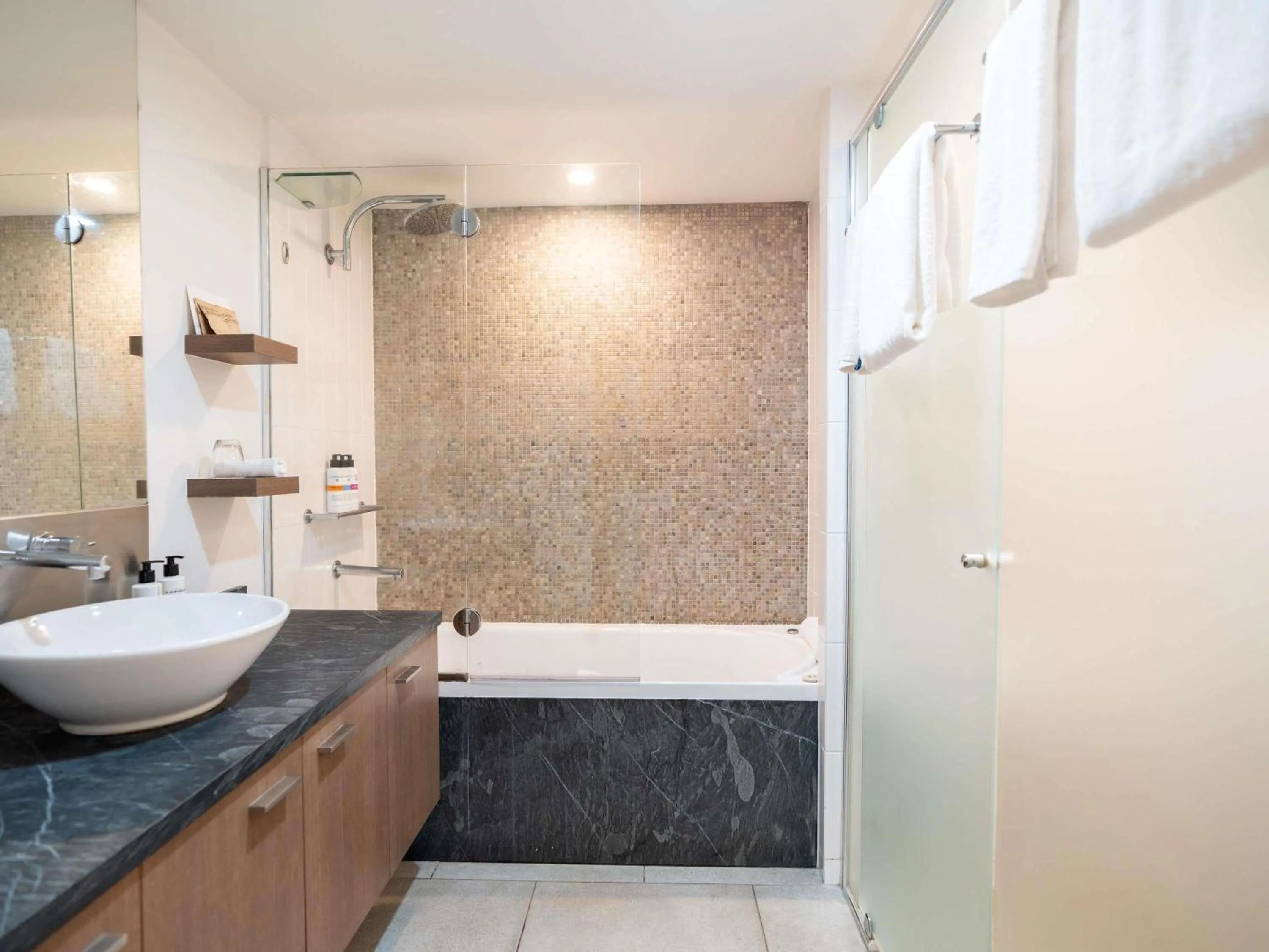 Bedroom in Pullman Palm Cove Sea Temple Resort & Spa